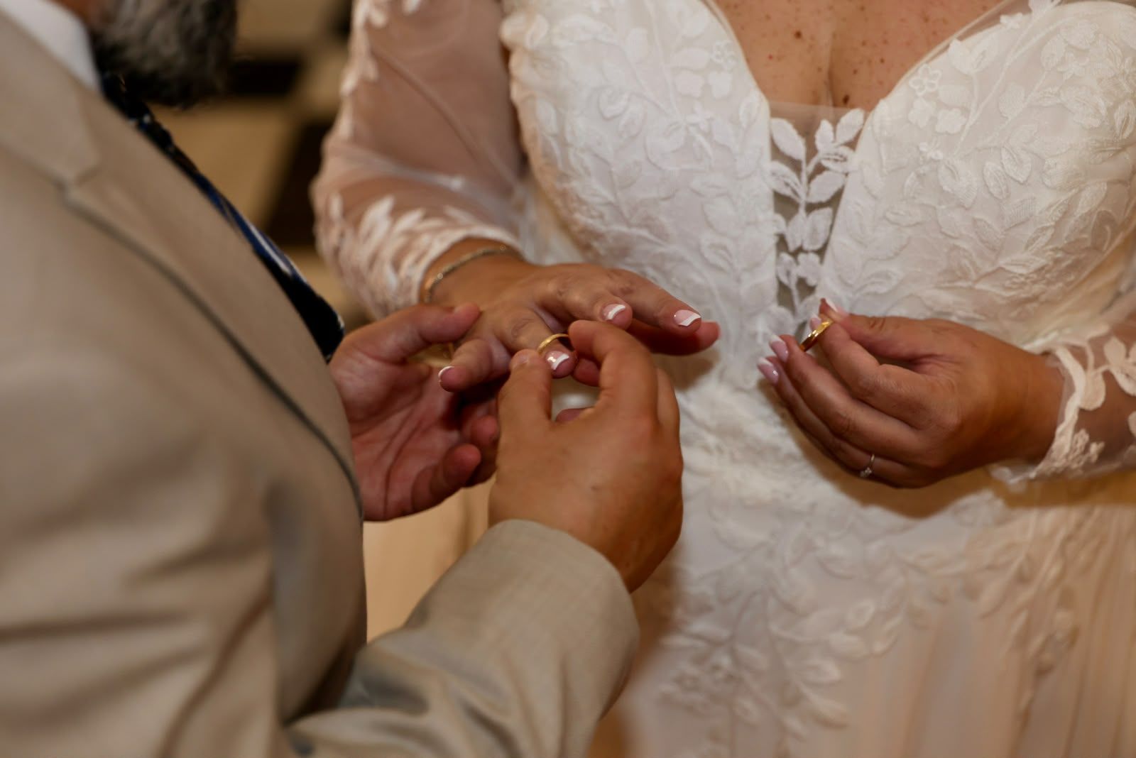Eva y Fran contraen matrimonio en Los Remedios