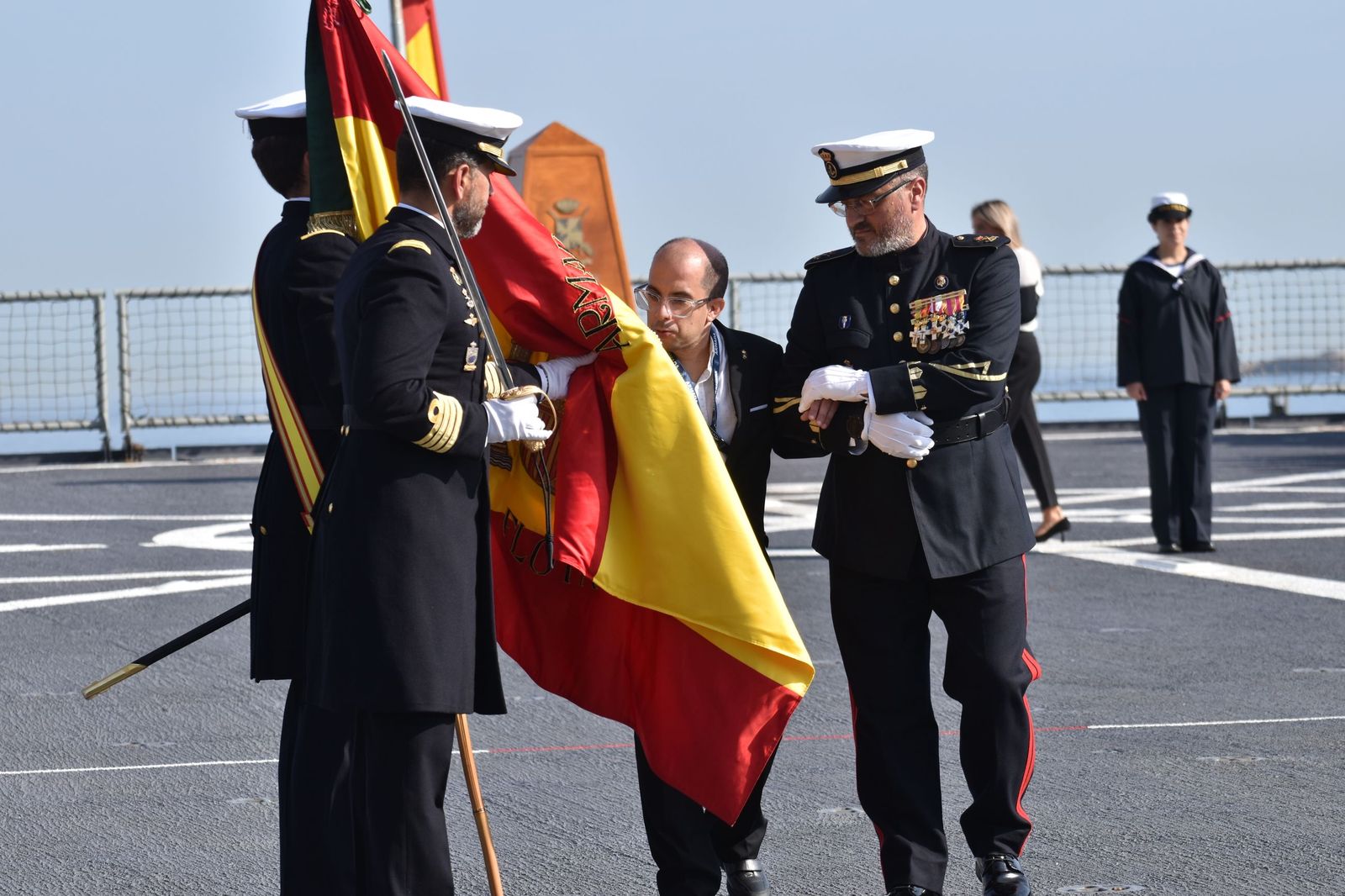 Emotiva jura de bandera a bordo del 'Castilla'