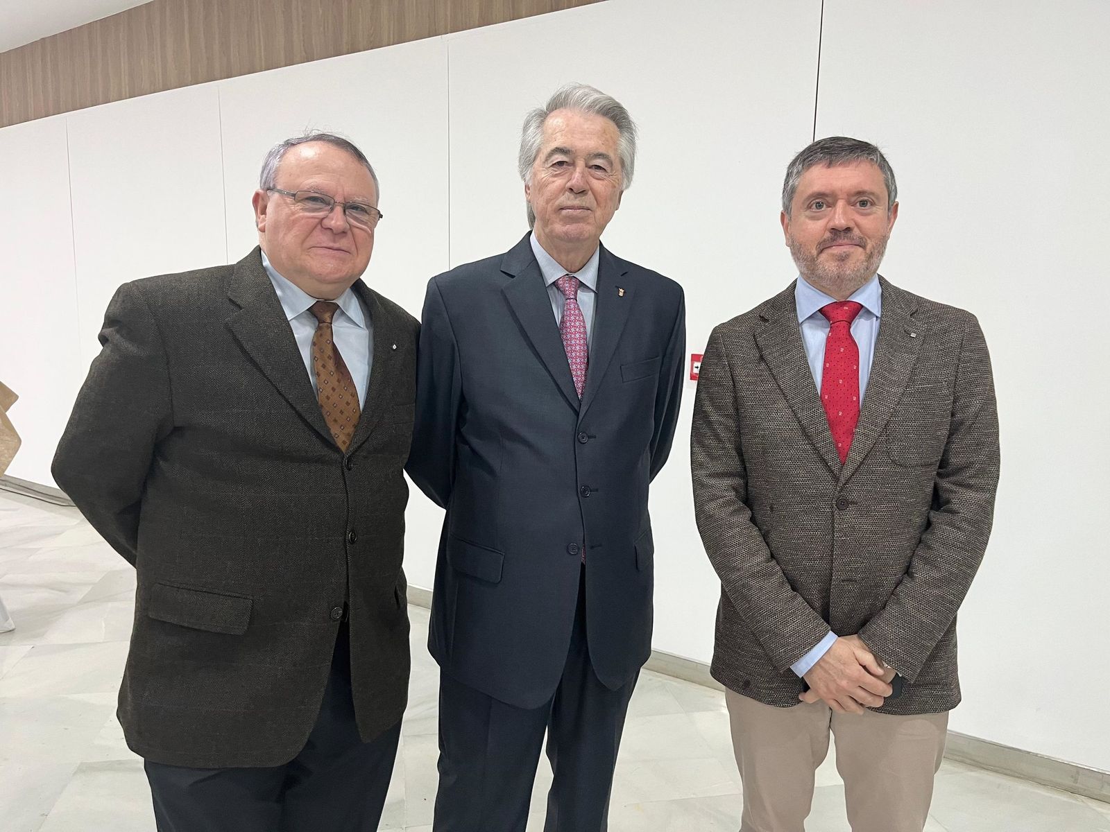 El Pueblo invita a reflexionar sobre el futuro del turismo en Ceuta