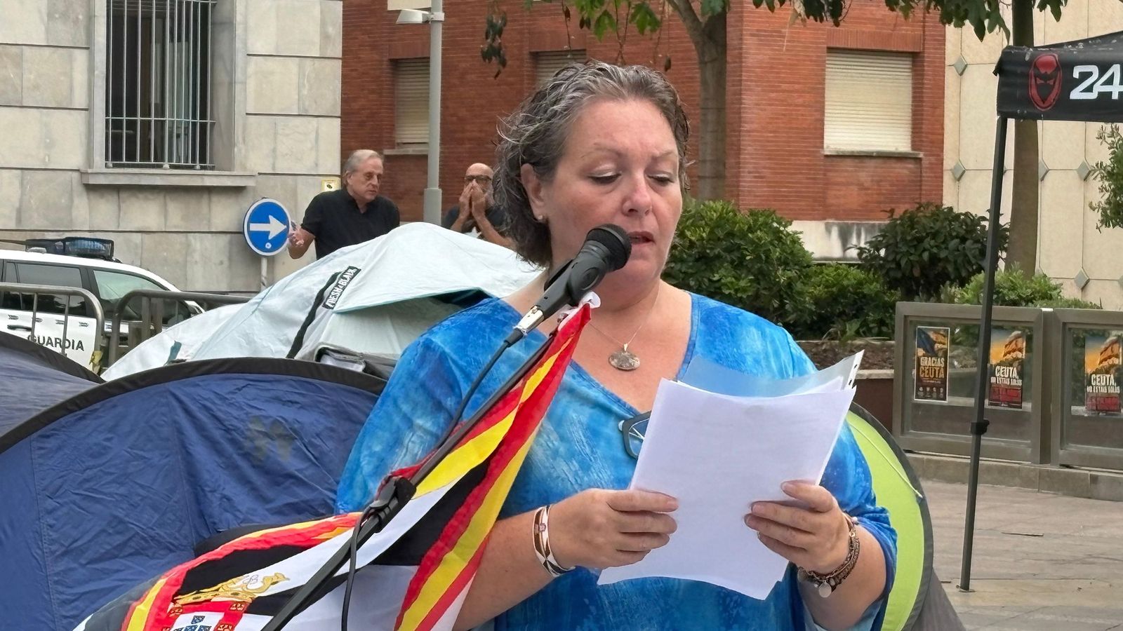 Protesta de ceutíes en la plaza de los Reyes contra la crisis tras 64 días