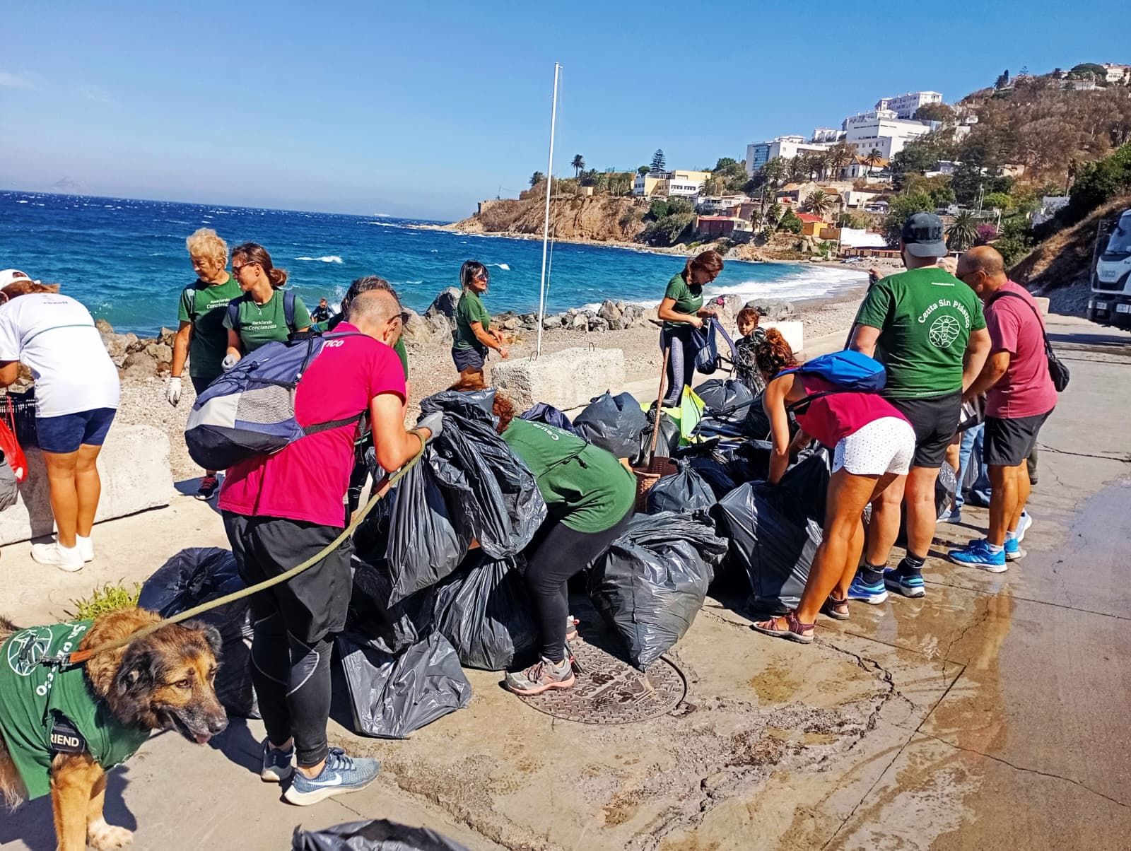 Bonita mañana ecológica en la playa de San Amaro