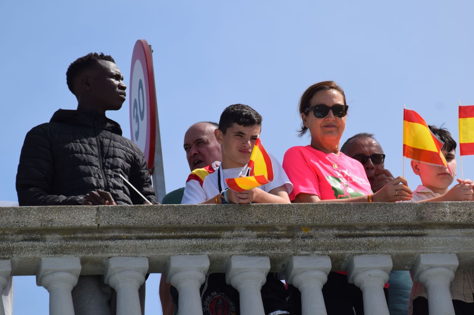 FOTOGALERÍA | Ceuta mira al cielo para celebrar a sus Fuerzas Armadas