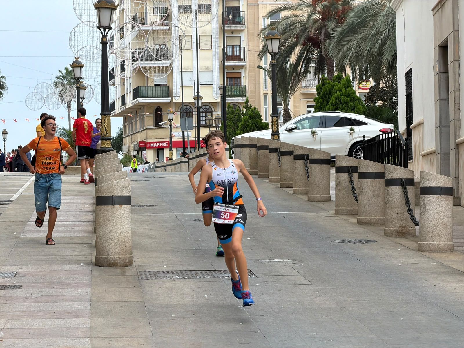Los aficionados al triatlón en Ceuta se reúnen para participar en el Acuatlón Popular 'Juan Mur' y en la Phoenix Kids Triathlon