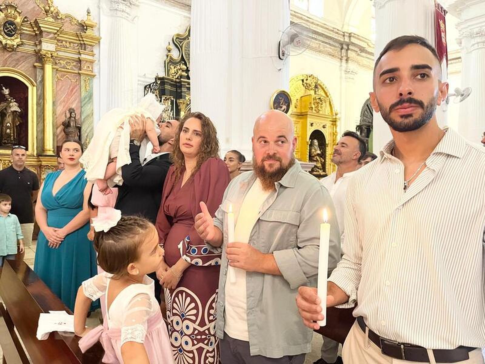 Melissa, José y Teresa reciben el sacramento del bautismo