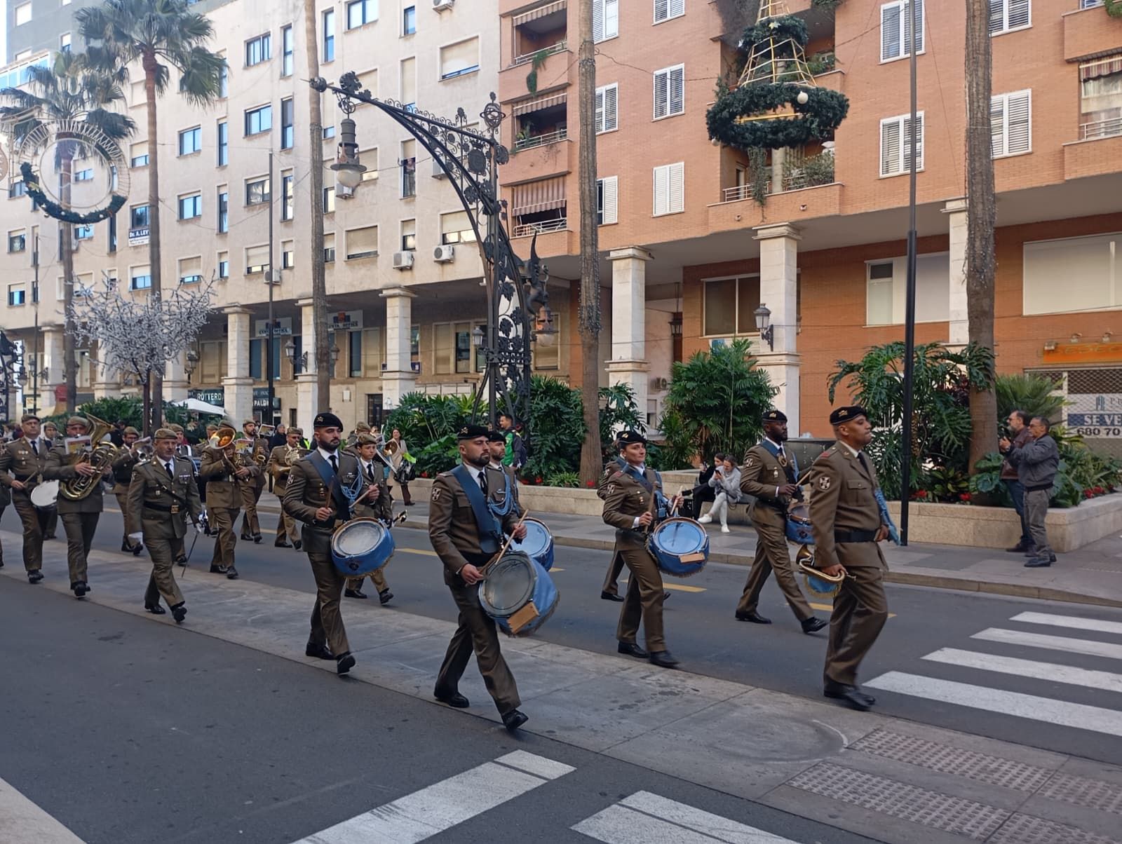 Así ha sido la imposición de la Medalla de Plata de la Ciudad a Caballería