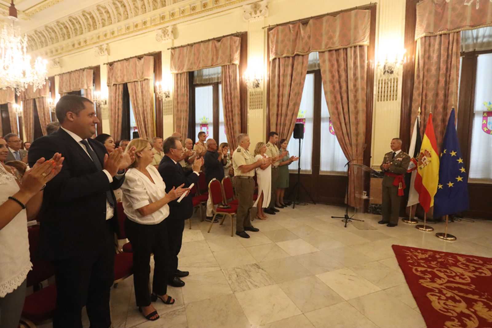 El Salón del Trono fue el lugar del homenaje al general Rocha |  FOTO REDUAN