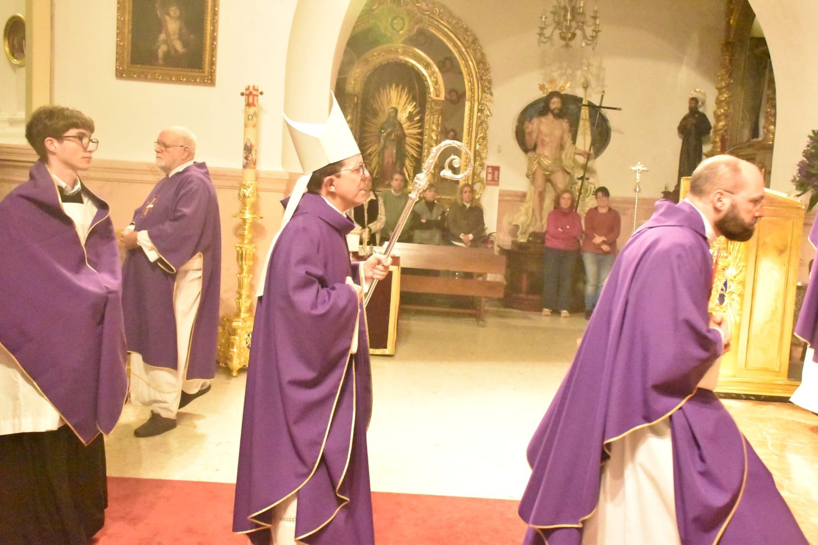 Una misa en la iglesia de África rinde memoria al capitán Álvaro García