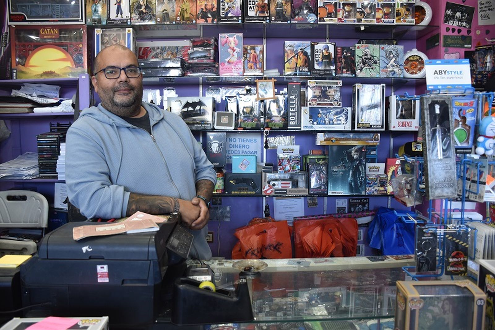 Vikram Dhanwani, propietario de la tienda de regalos Frikiviky / FOTO G.S.