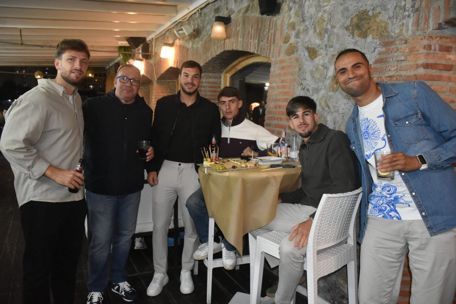 El fin de fiesta en el restaurante El Cielo de la Medalla de Oro concedida a Luhay Hamido
