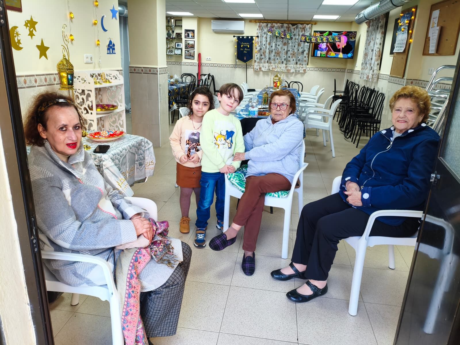 Miramar Alto celebra su primer iftar vecinal en comunidad