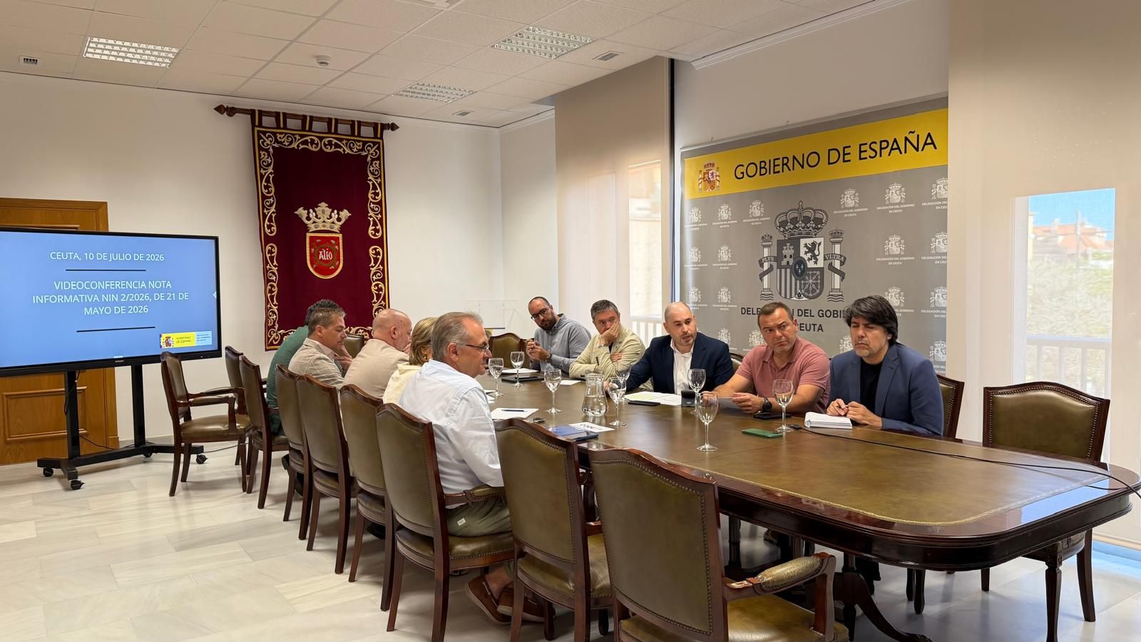 Reunión mantenida en la Delegación del Gobierno entre la institución y representantes del tejido empresarial ceutí y el sector aduanero
