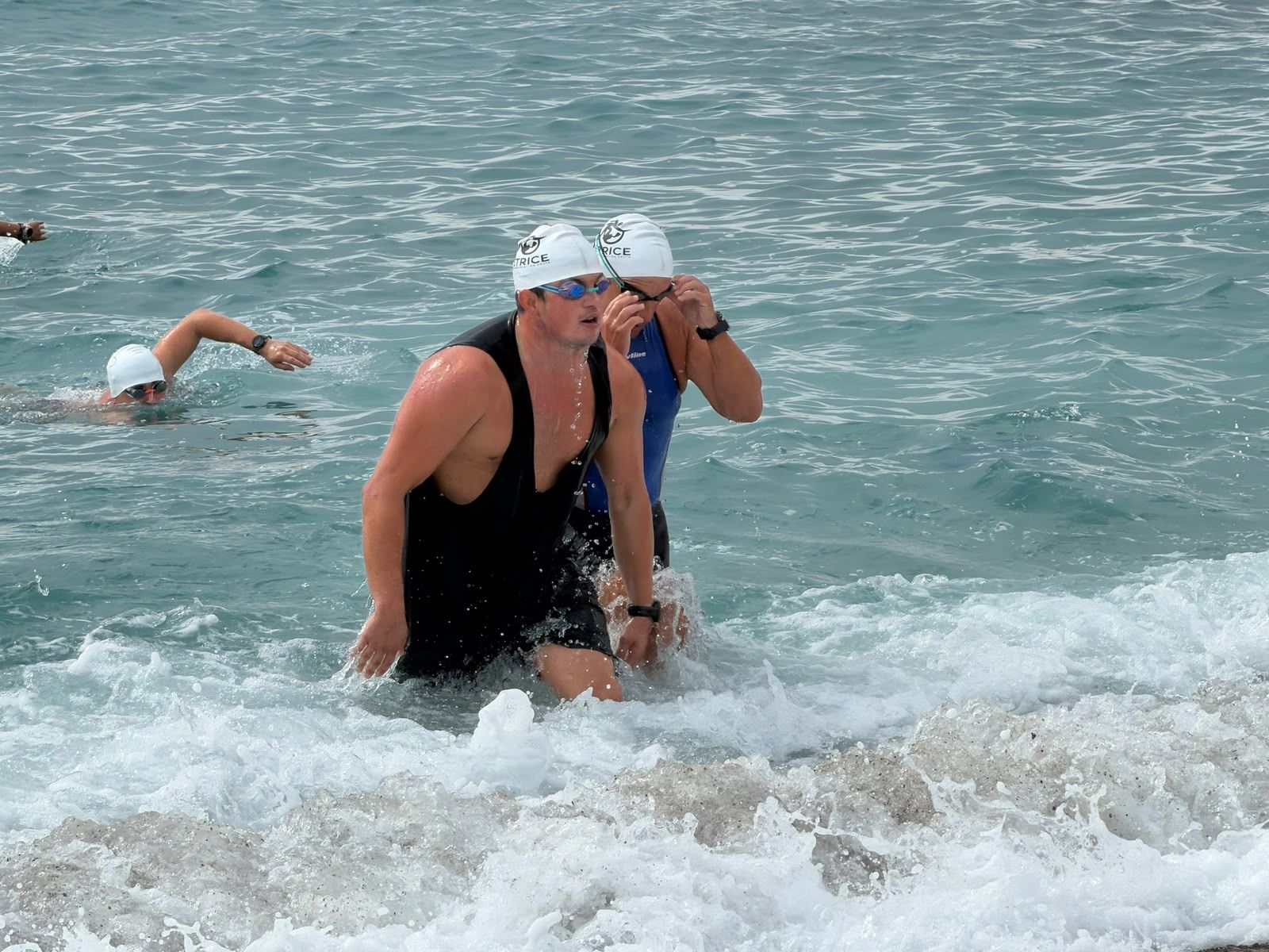 Los aficionados al triatlón en Ceuta se reúnen para participar en el Acuatlón Popular 'Juan Mur' y en la Phoenix Kids Triathlon