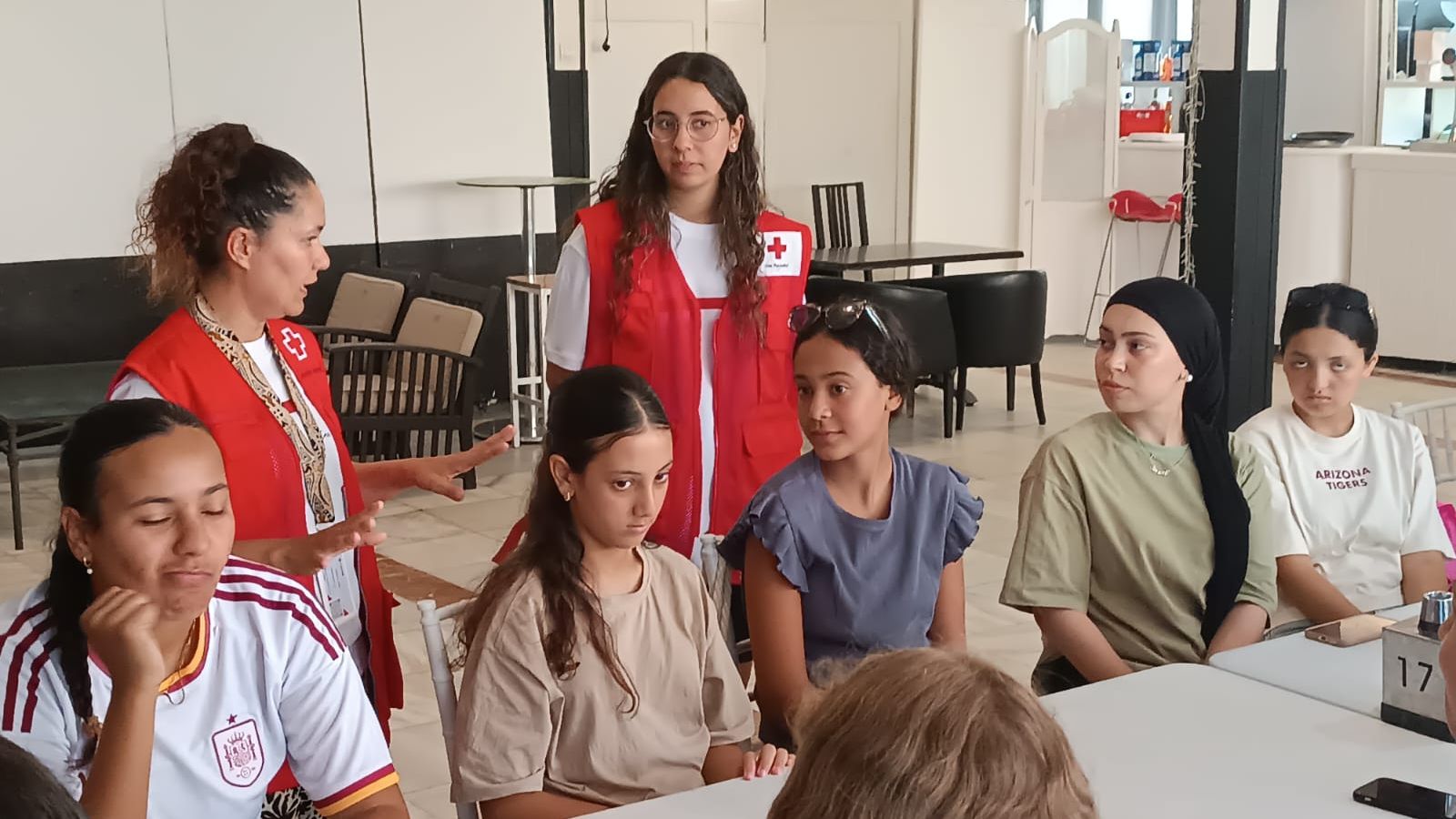 Las monitoras de Cruz Roja organizan las actividades