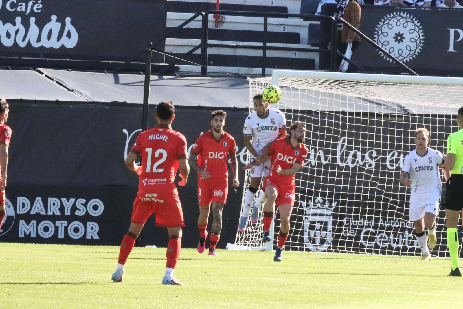 FOTOGALERÍA | Así se vivio la sexta victoria ceutí en el Alfonso Murube