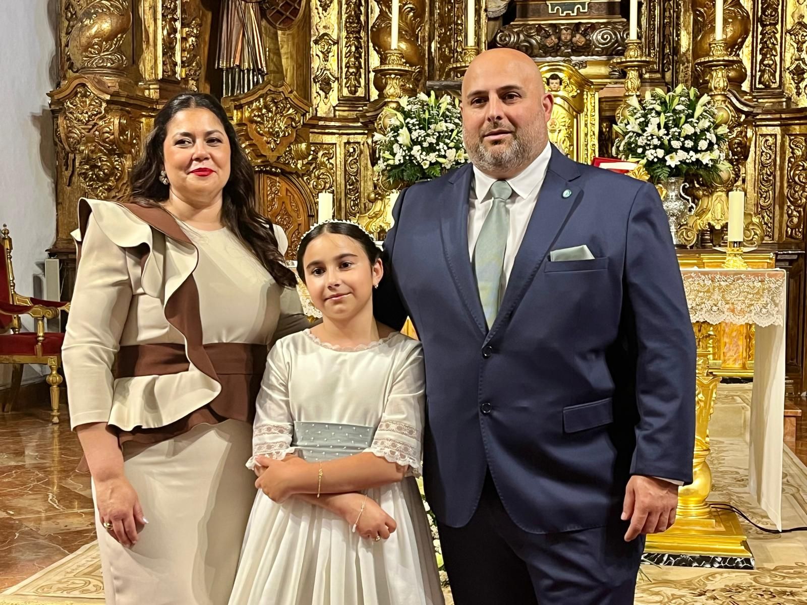 El vicario oficia otras dos comuniones en el Santuario de la Virgen de África