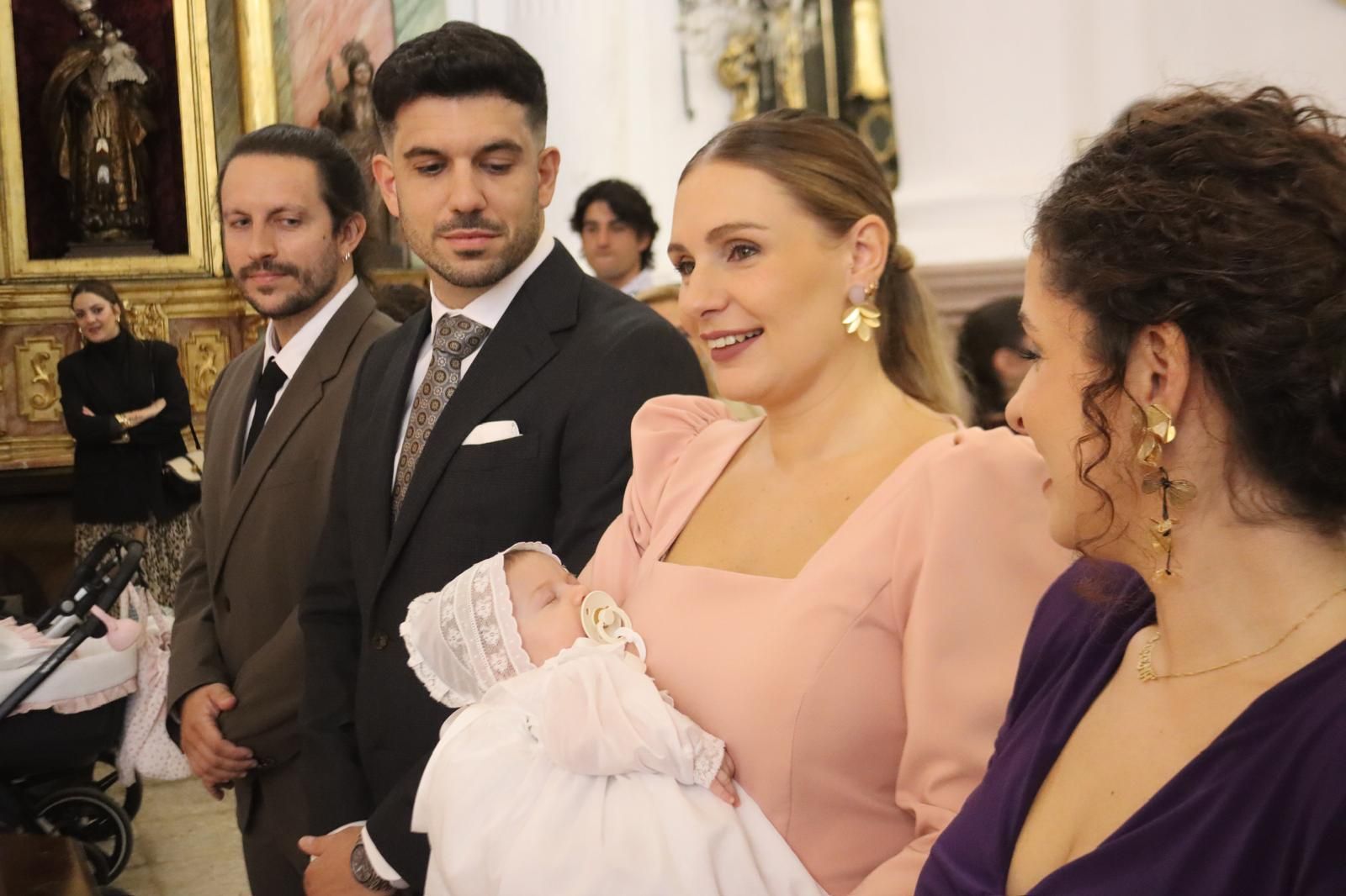 Héctor, Rodrigo y dos Lolas se bautizan en Nuestra Señora de África