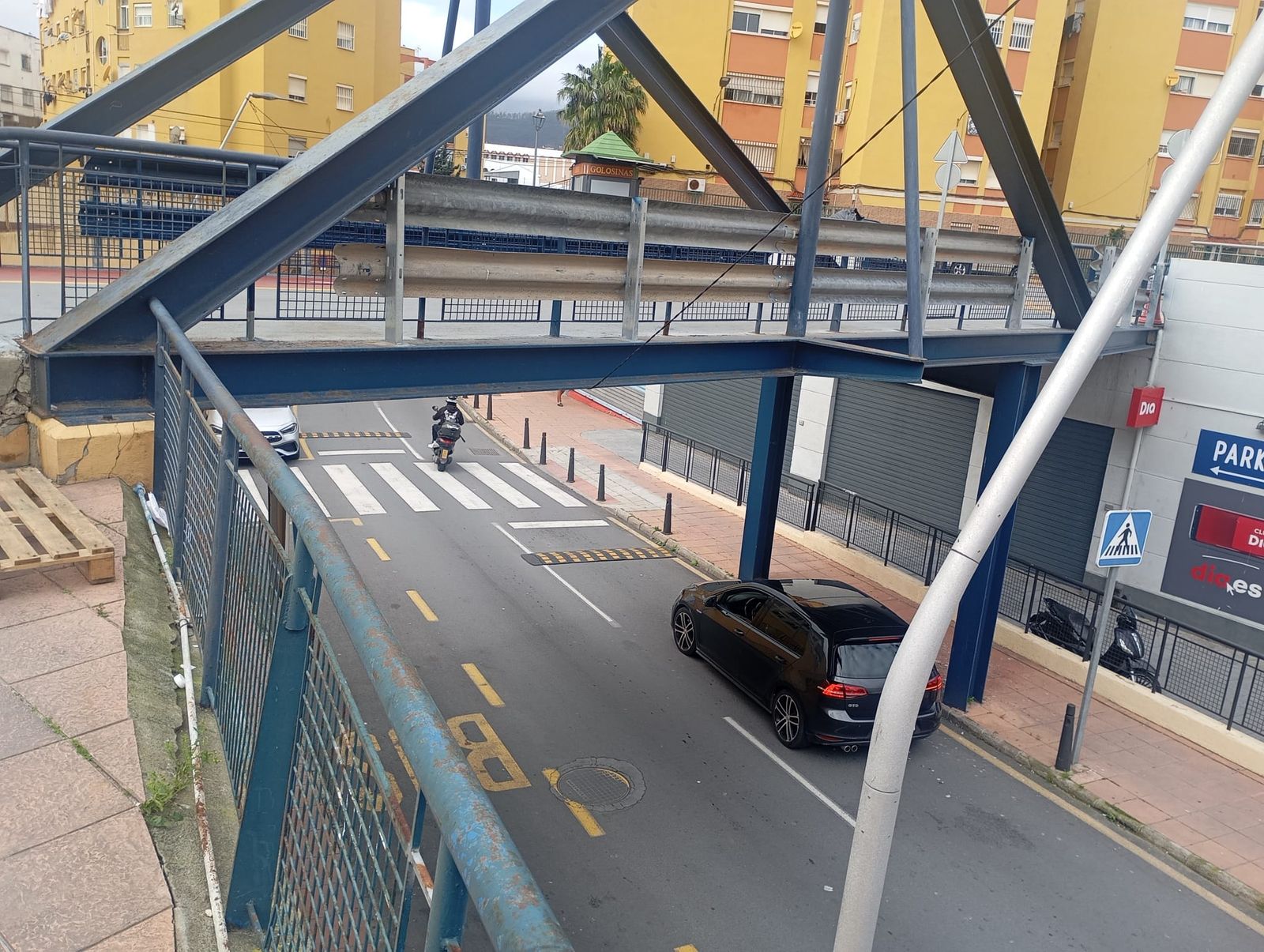 El puente situado en la barriada de Bermudo Soriano