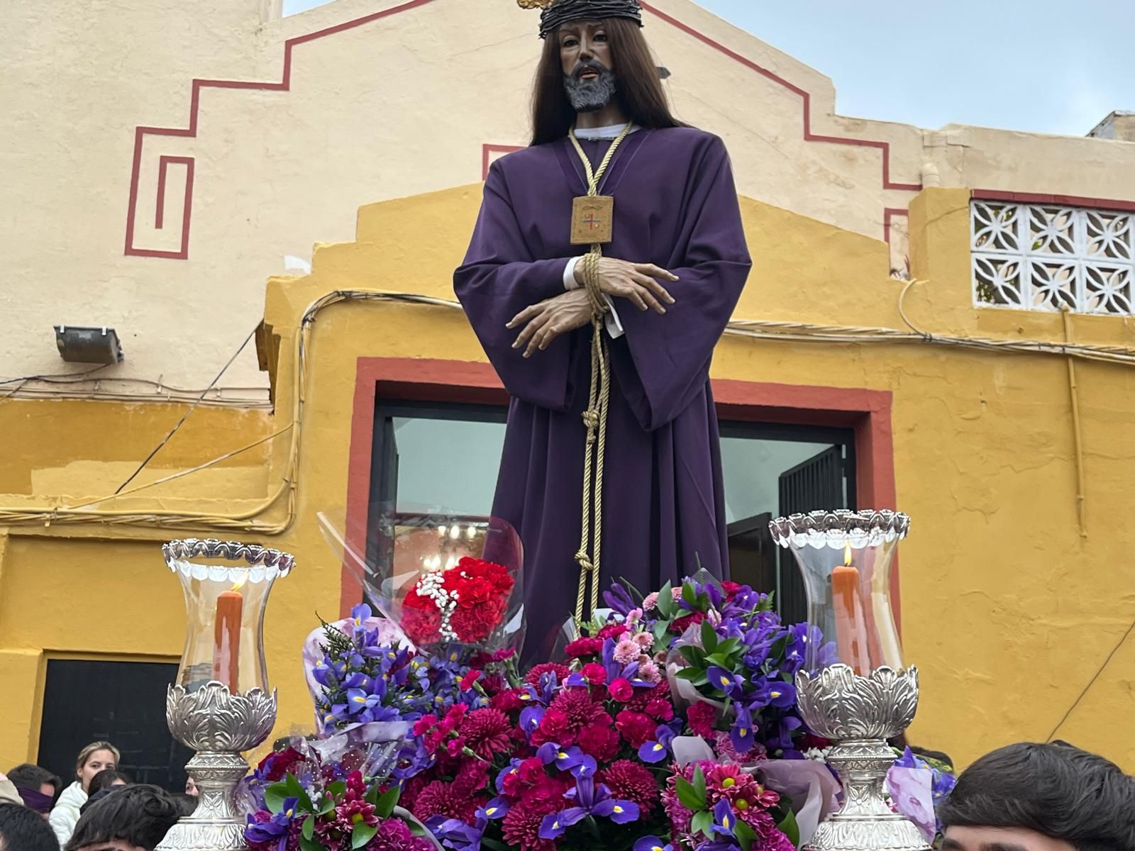 Así está siendo el traslado del Medinaceli y su Madre desde la barriada del Príncipe