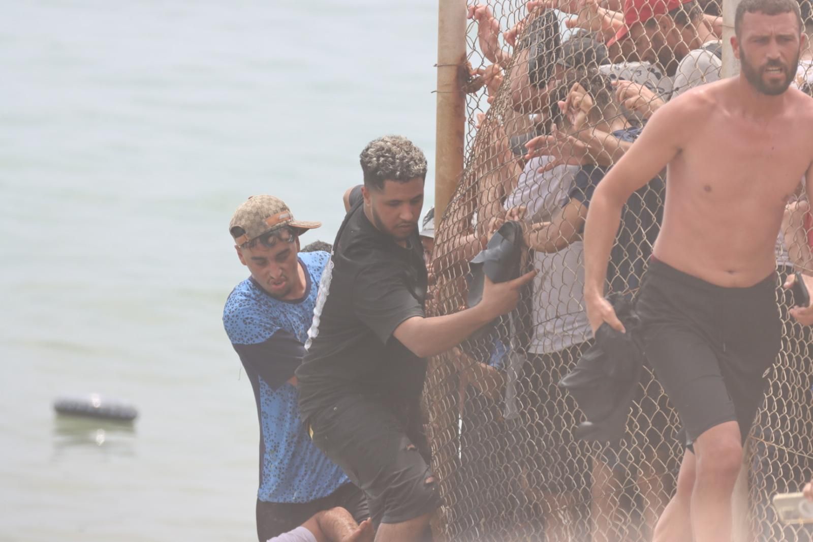 Entrada masiva de migrantes a Ceuta, este jueves