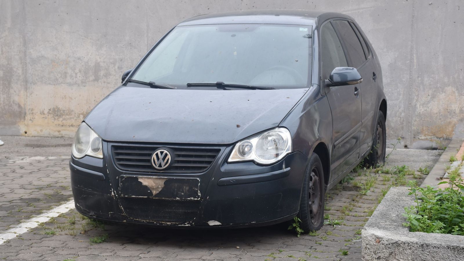 Los vecinos de Miramar Alto denuncian el abandono de una vaguada llena de basura y ratas