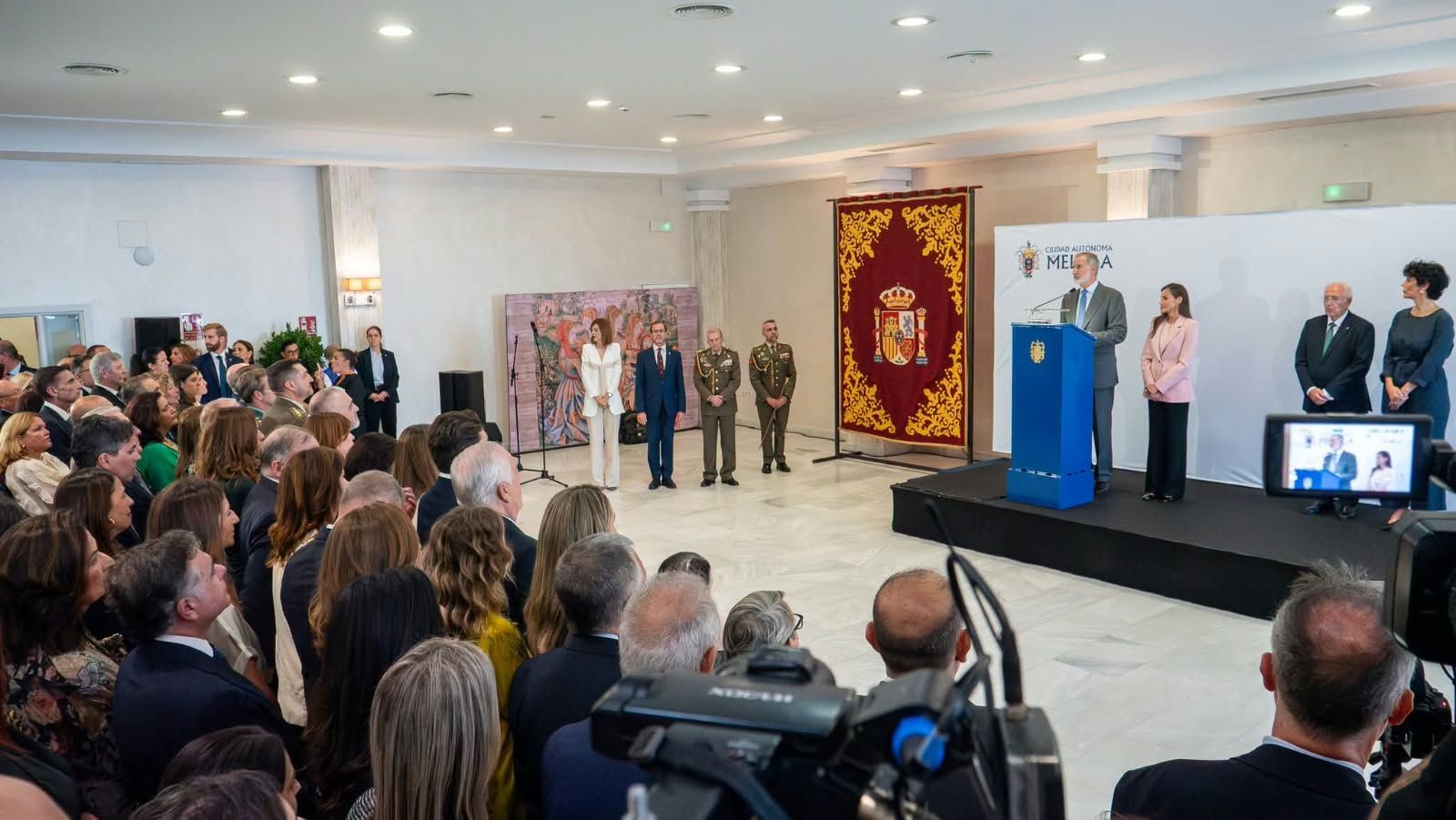 Ramón de la Cruz pide a Felipe VI que no olvide a Ceuta y Melilla durante la histórica visita de los Reyes
