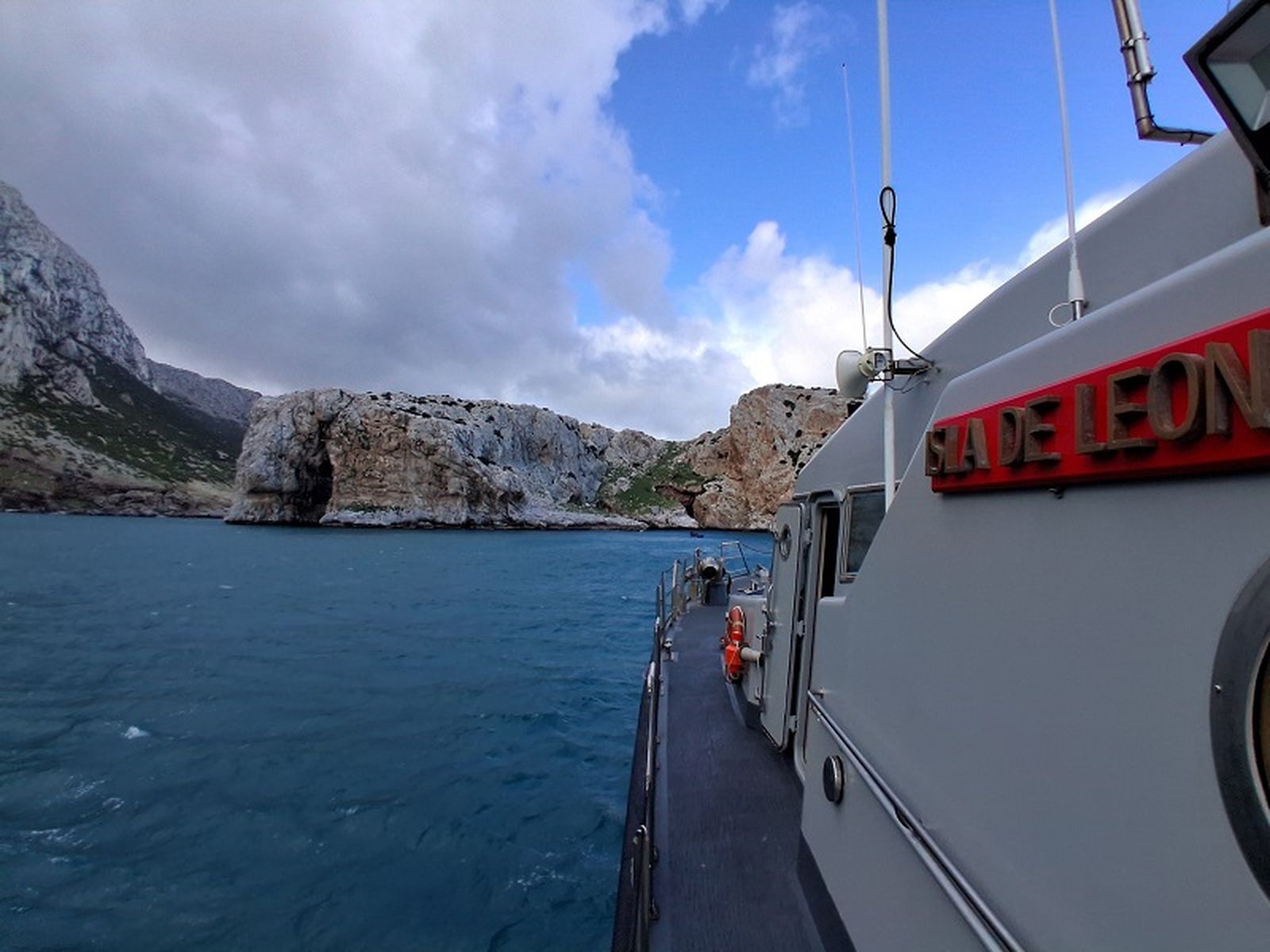 El PVZ “Isla de León” en aguas de soberanía española de la Isla de Perejil. FOTO CEDIDA