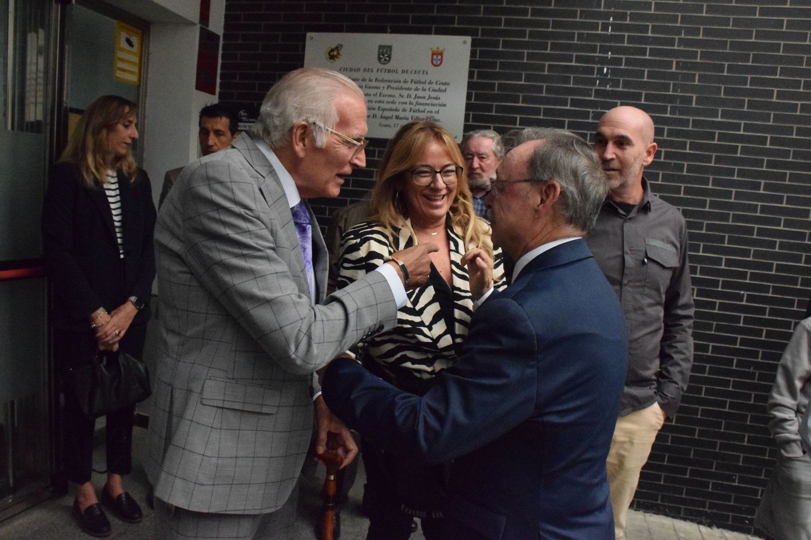 Pedro Moreno ya tiene su placa en la Real Federación de Fútbol de Ceuta