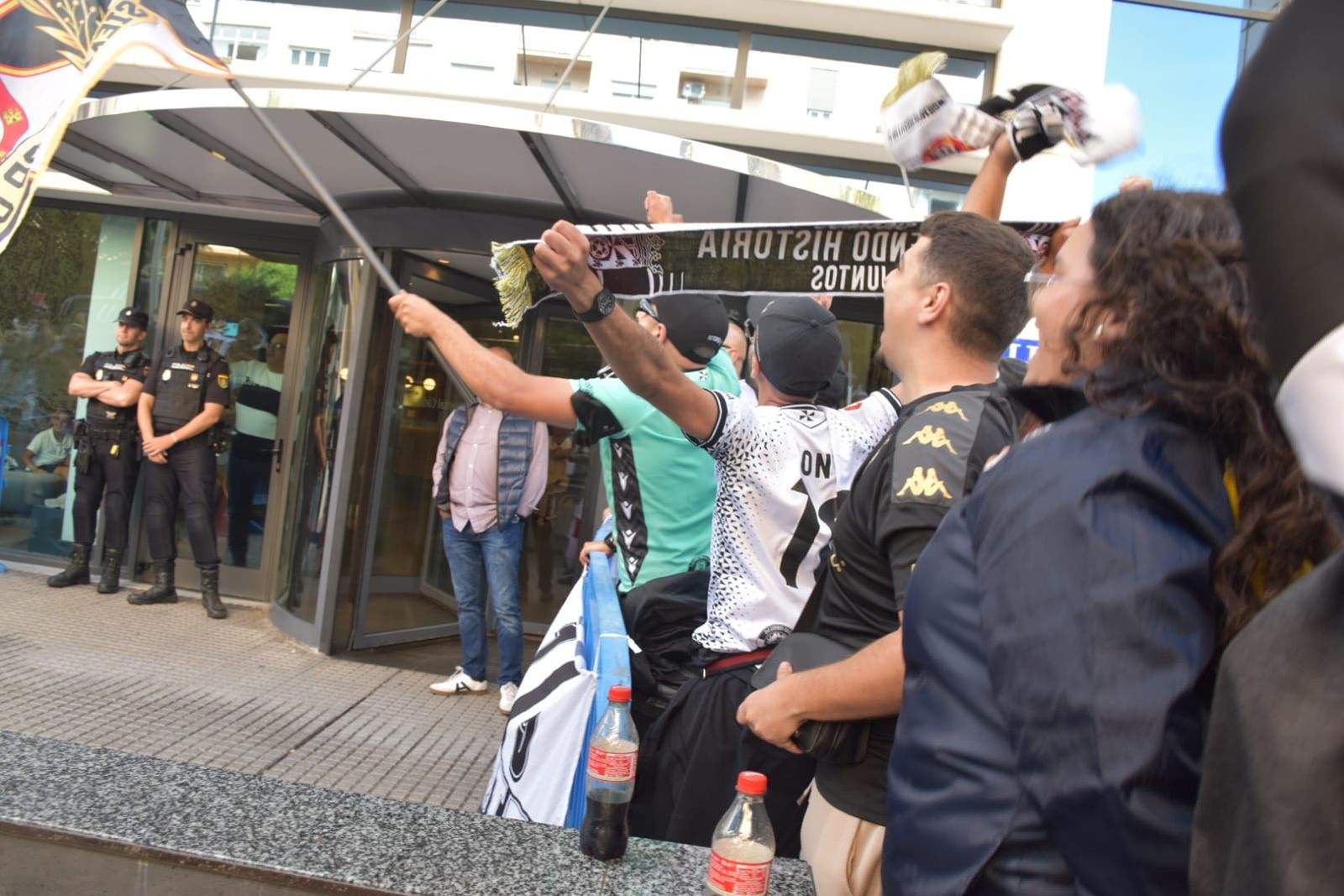 Aficionados animando al Ceuta Aficionados animando al Ceuta