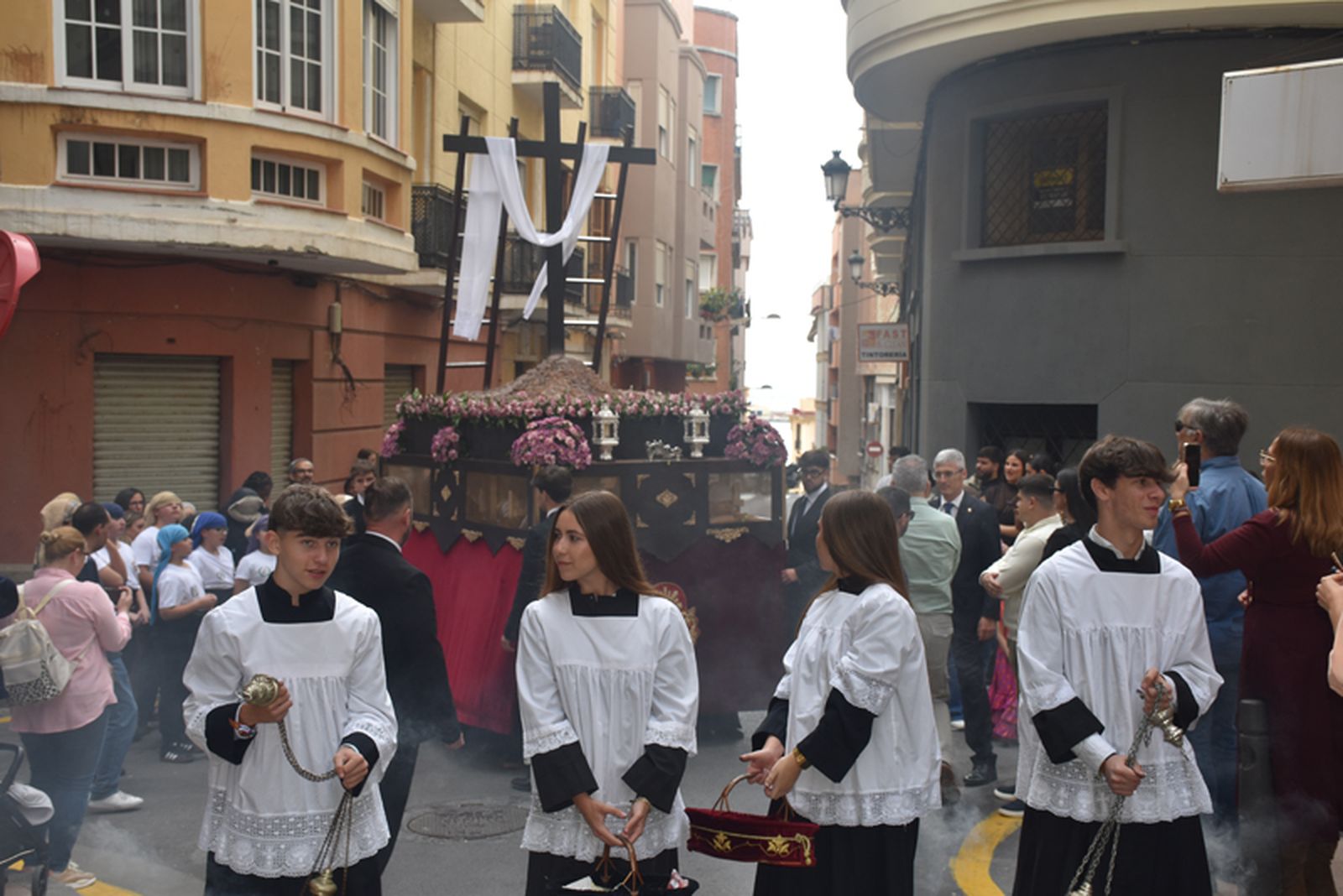 FOTOGALERÍA | La Cruz de Mayo de La Flagelación a través de la lente de Nicol's