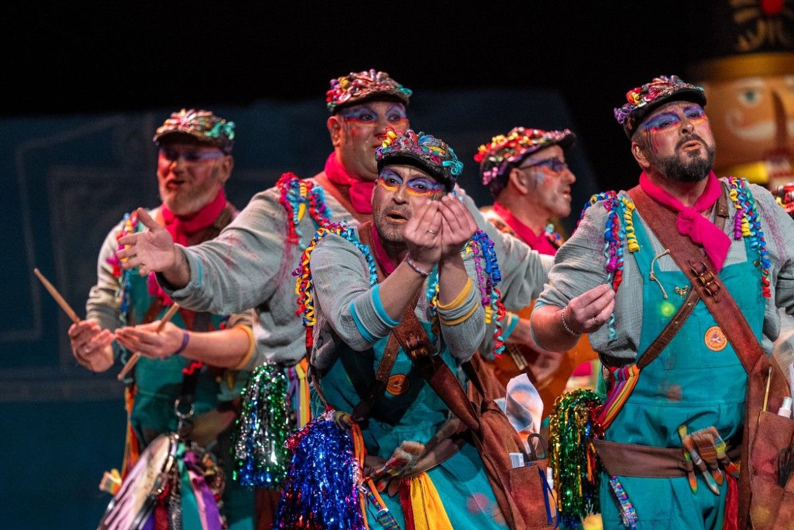 Martín Belmonte, en segunda fila con los brazos extendidos