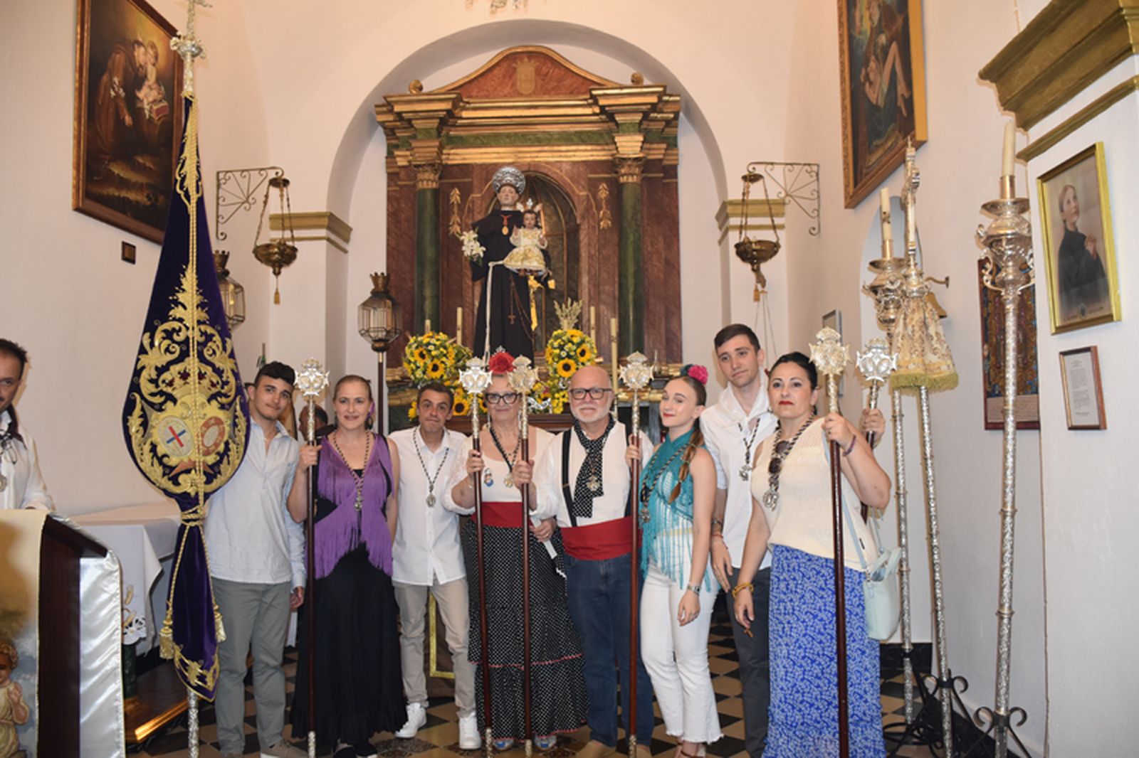 Las diferentes hermandades de Ceuta, como la del Medinaceli, acompañaron a San Antonio durante su Romería. / FOTO NICOL´S