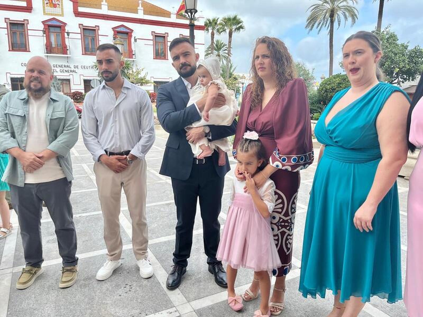 Melissa, José y Teresa reciben el sacramento del bautismo