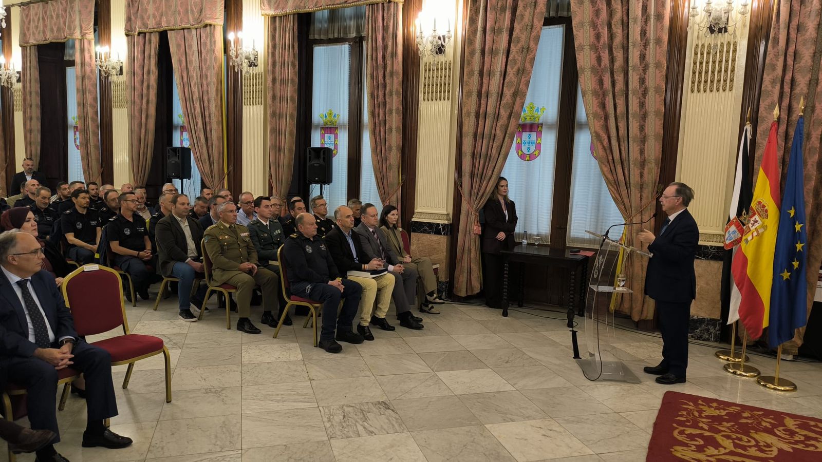 El presidente Vivas durante su intervención en el acto del 50 Aniversario del Parque Móvil