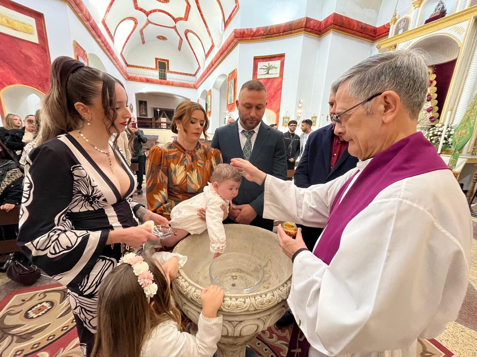 Tiago recibe el Sacramento del Bautismo en Santa Teresa