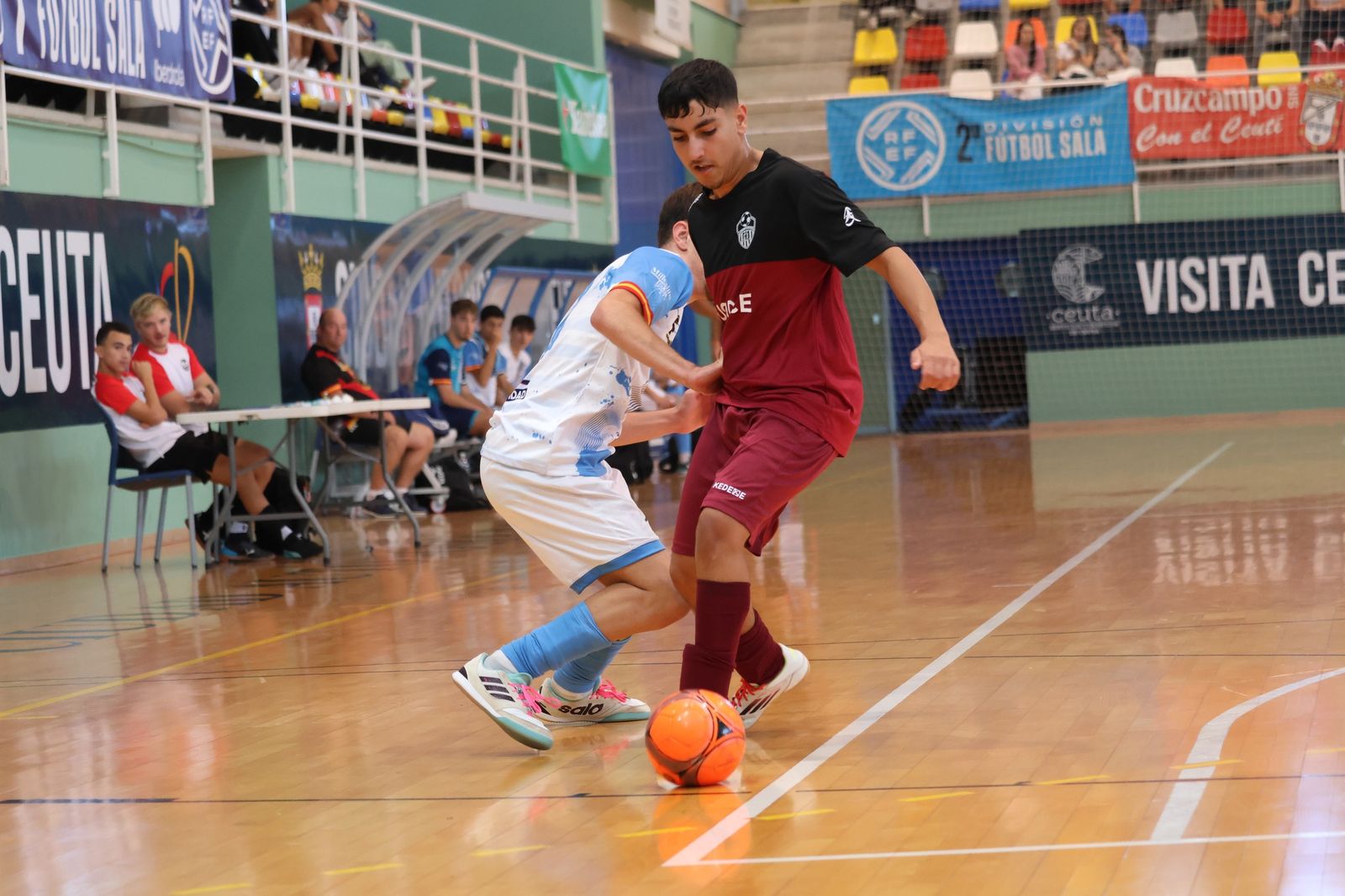 El Bahía Atlético, primer líder de la Liga Juvenil de Fútbol-sala