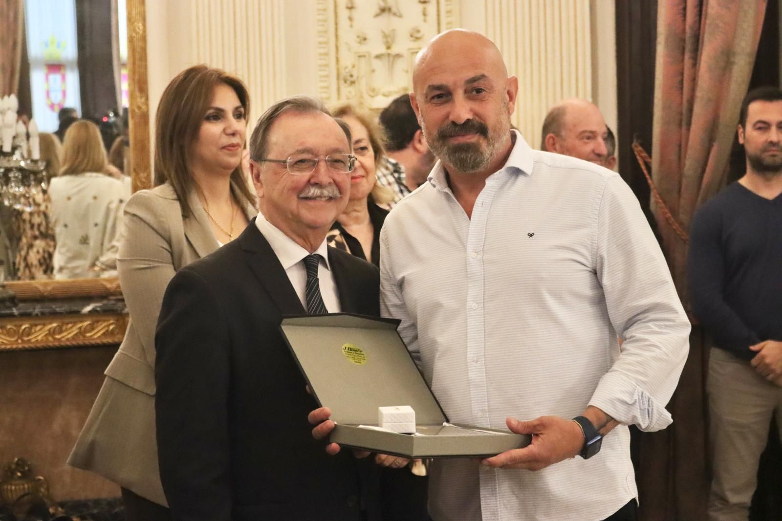 Acto de entrega de reconocimientos por el Día del Funcionario en el Salón del Trono