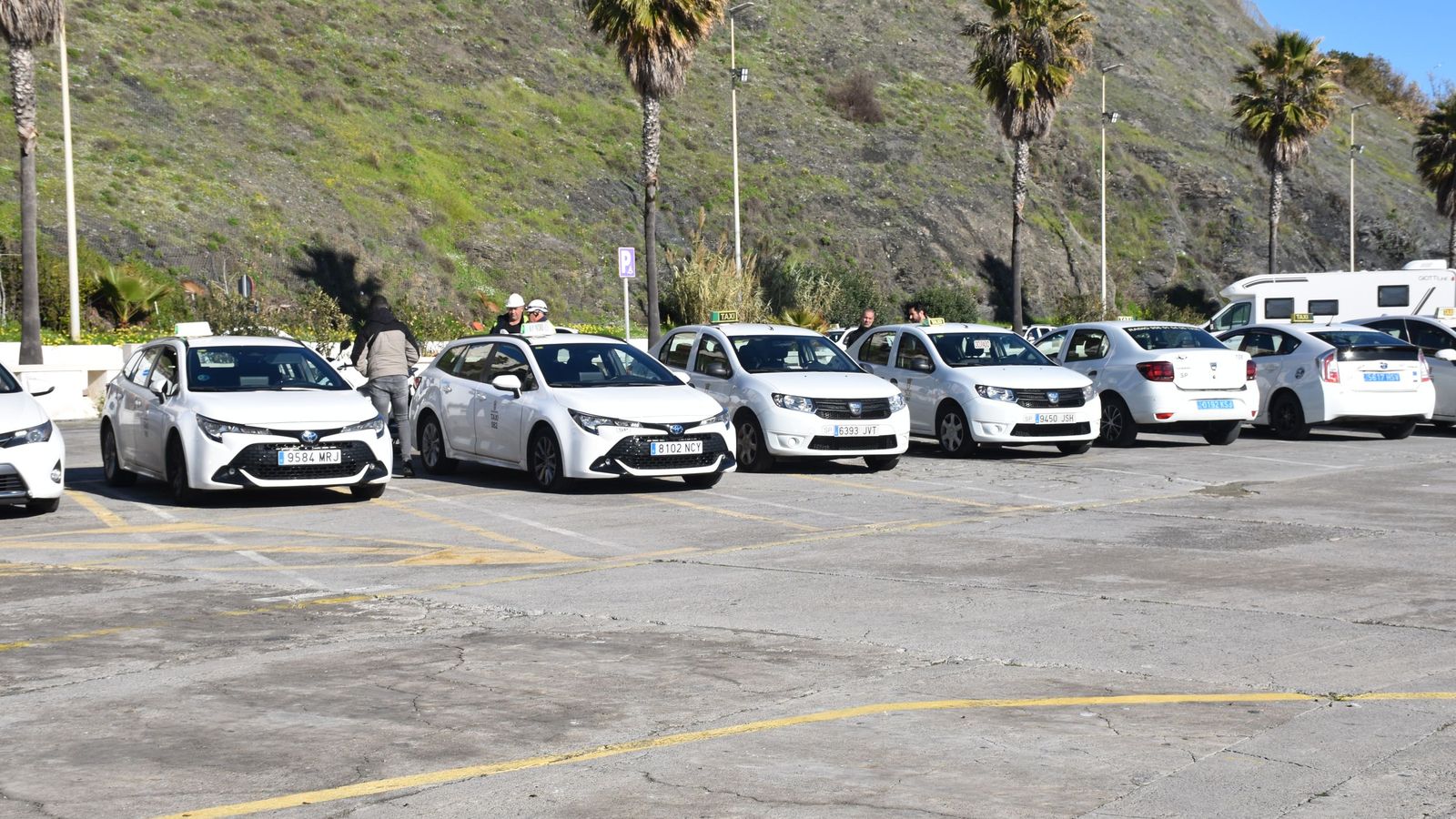 Una fila de taxis en El Chorrillo durante la concentración