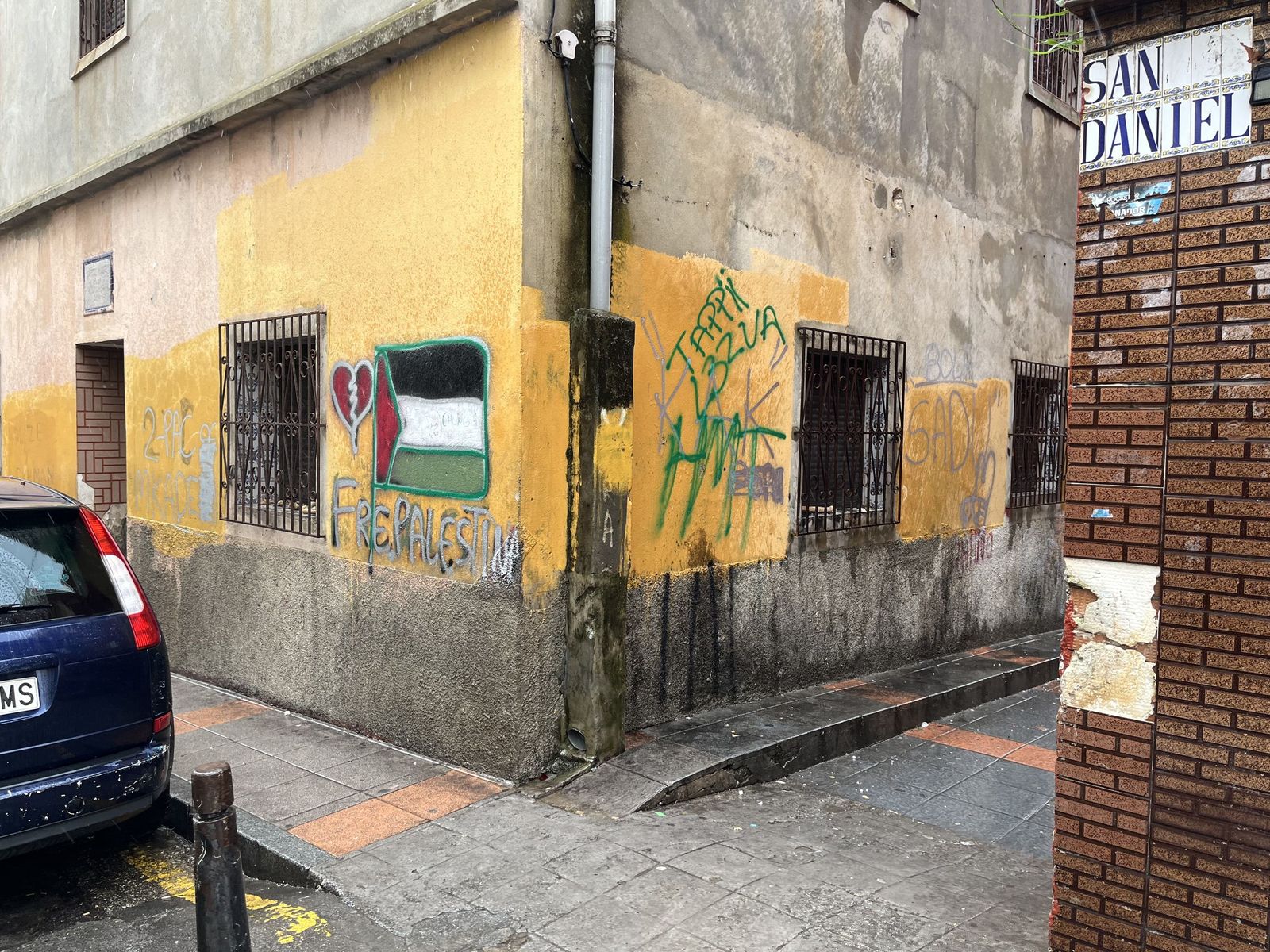 Fachada del establecimiento al que prendieron fuego