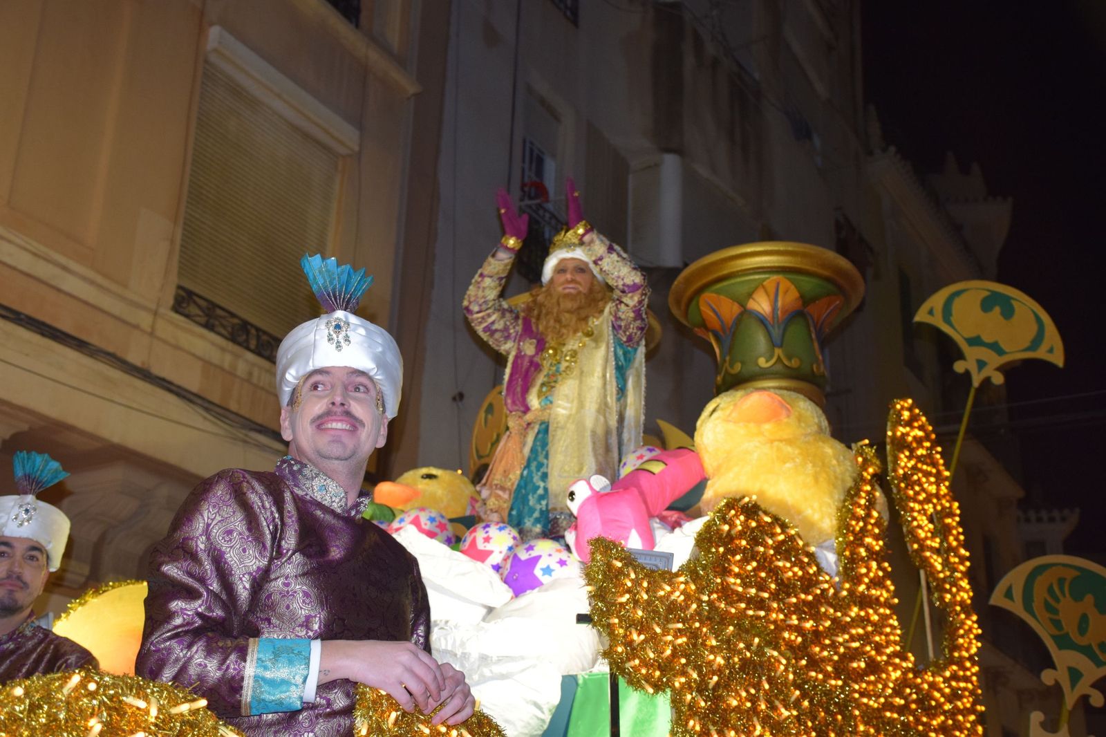 Los ceutíes se emocionan con la llegada de los Reyes Magos