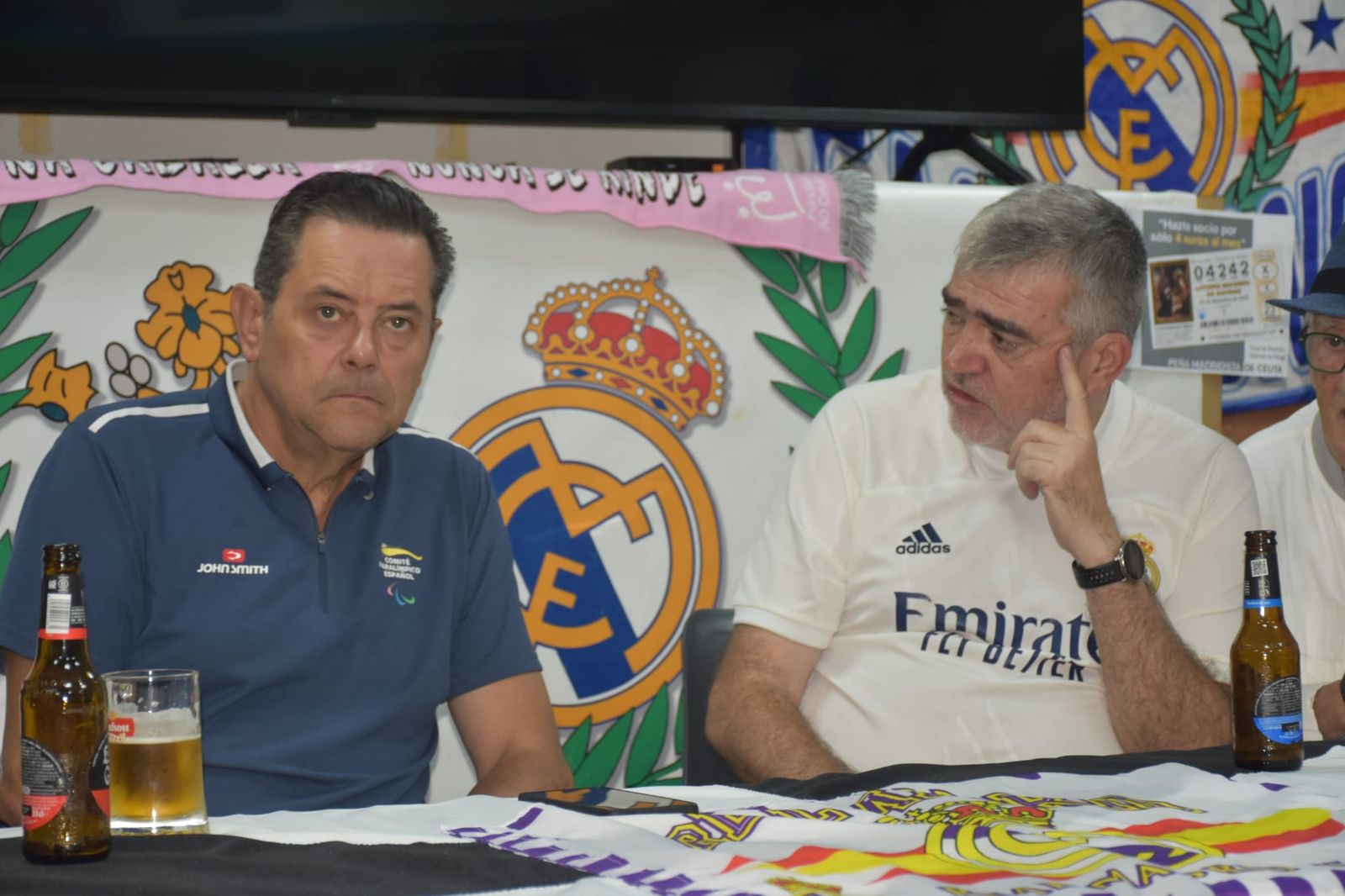 Tomás Roncero visita la Peña Madridista de Ceuta