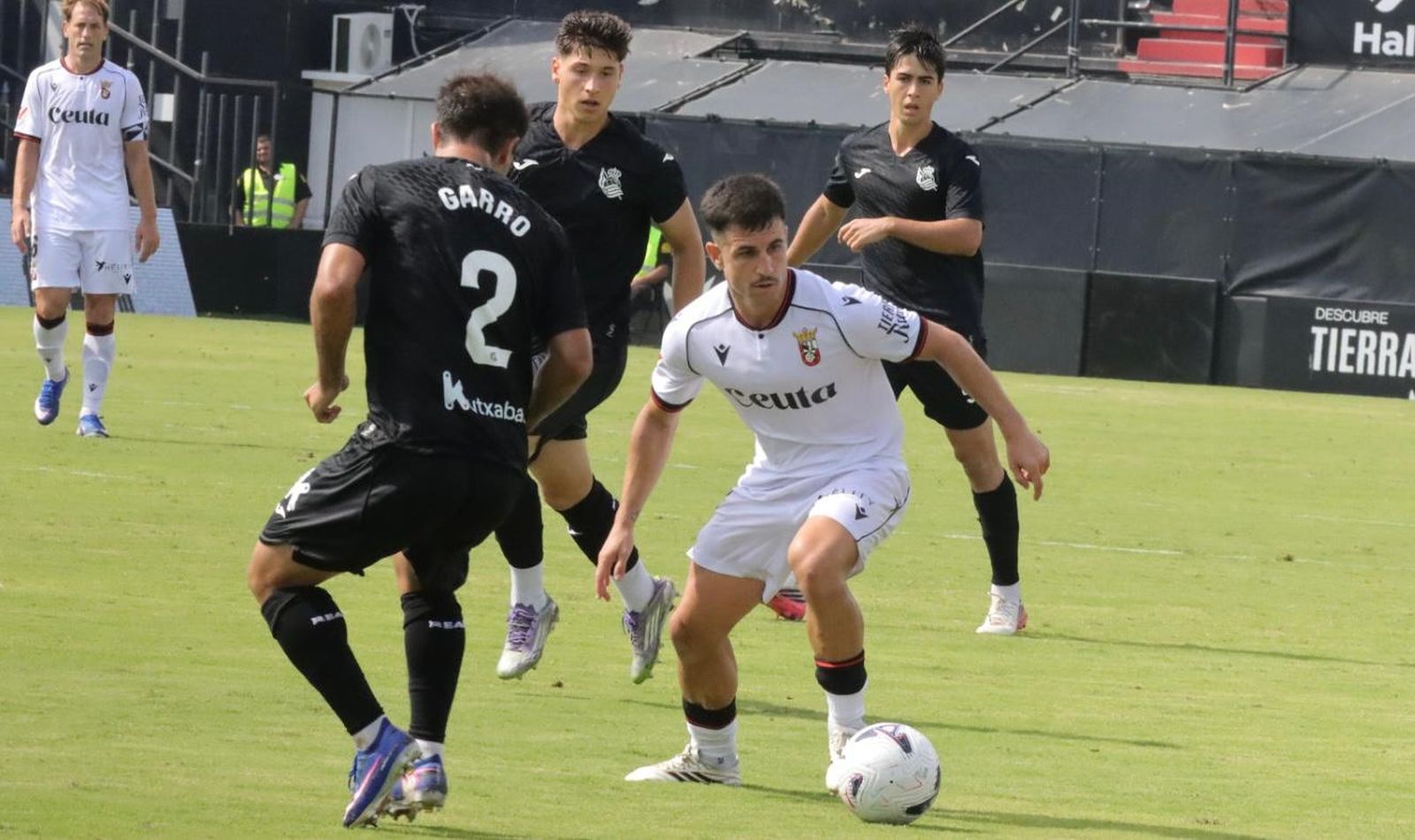 (3-1) Carlos Hernández se viste de héroe para remontar ante el Sanse