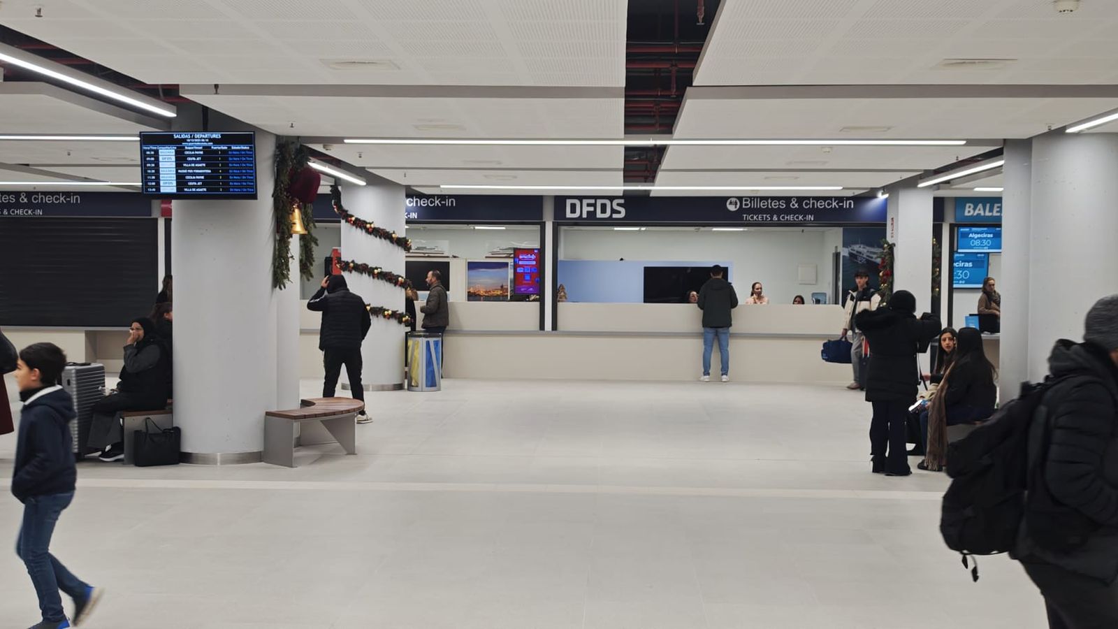 Interior de la nueva terminal de la Estación Marítima de Ceuta