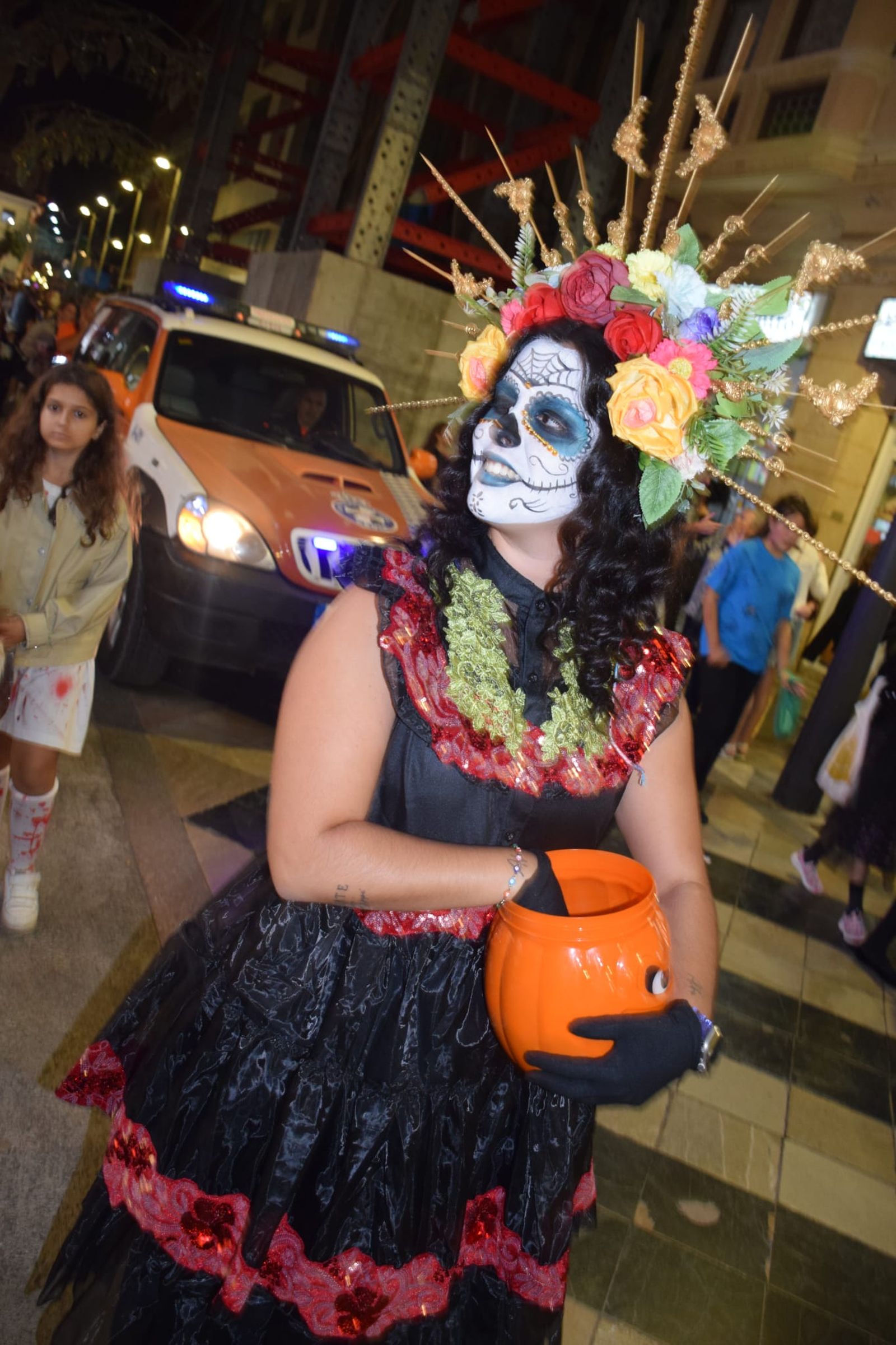 Ceuta se llena de huesos y risas en un Halloween de miedo Ceuta se llena de huesos y risas en un Halloween de risas