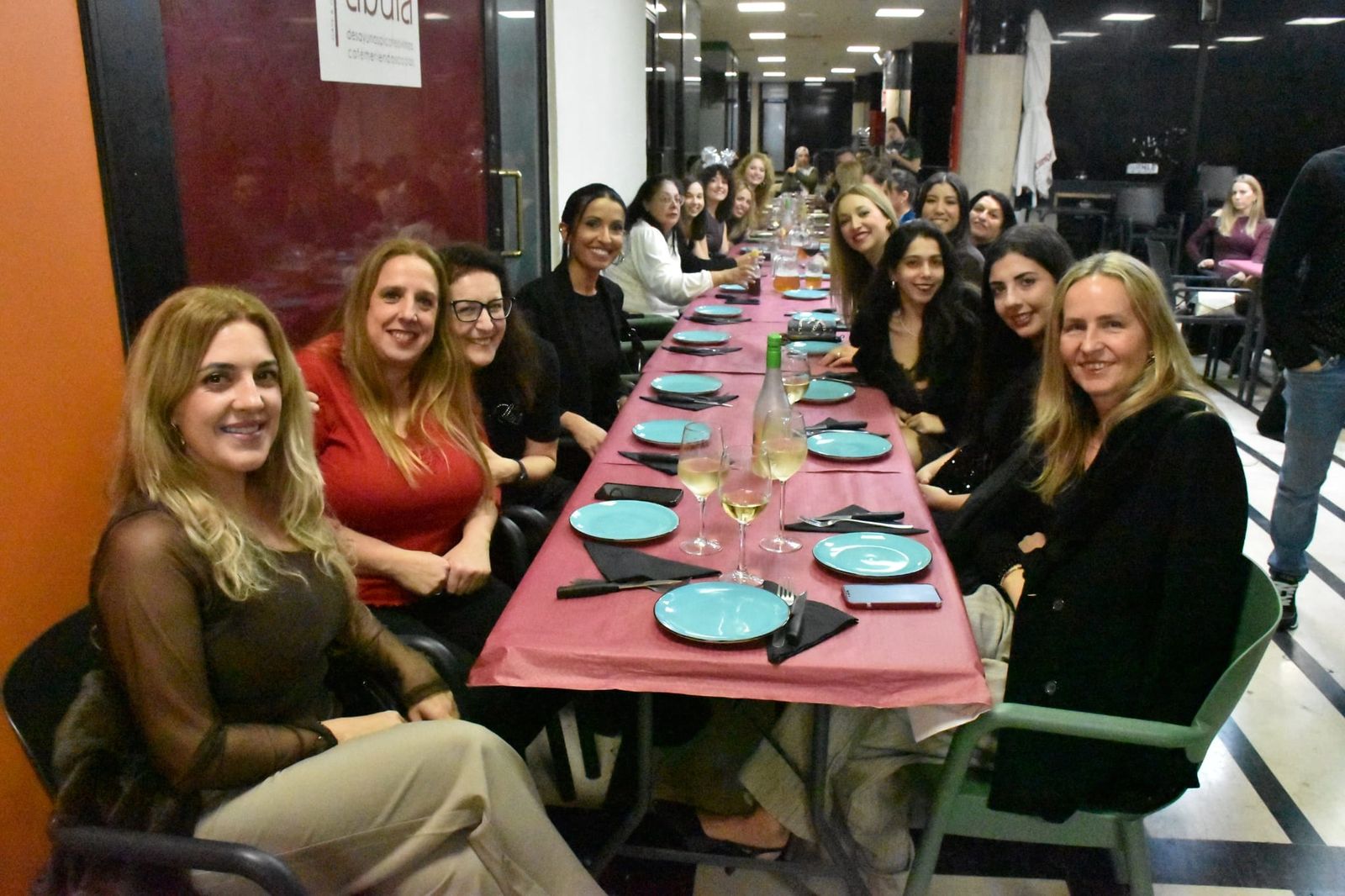 Los restaurantes de Ceuta se llenan de ambiente festivo con las comidas y cenas de empresa