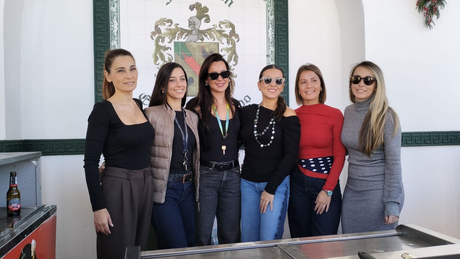 Un grupo de amigas posa para la cámara