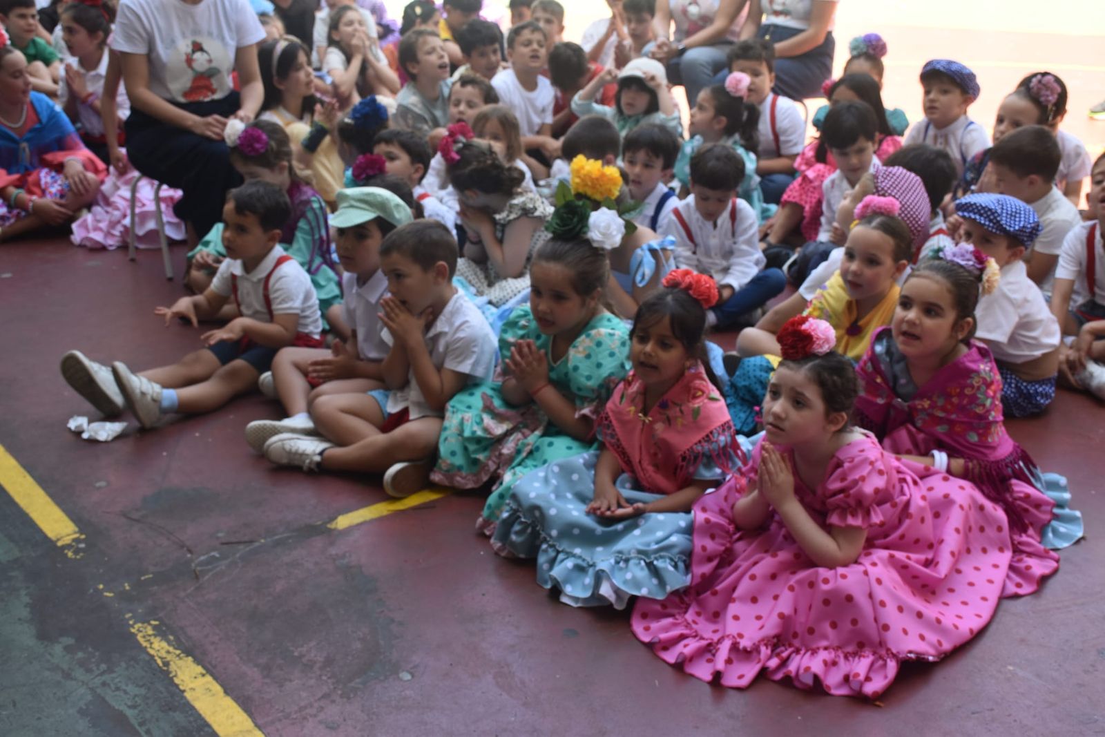 El Colegio de San Agustín disfruta de una feliz jornada solidaria con su Cruz de Mayo