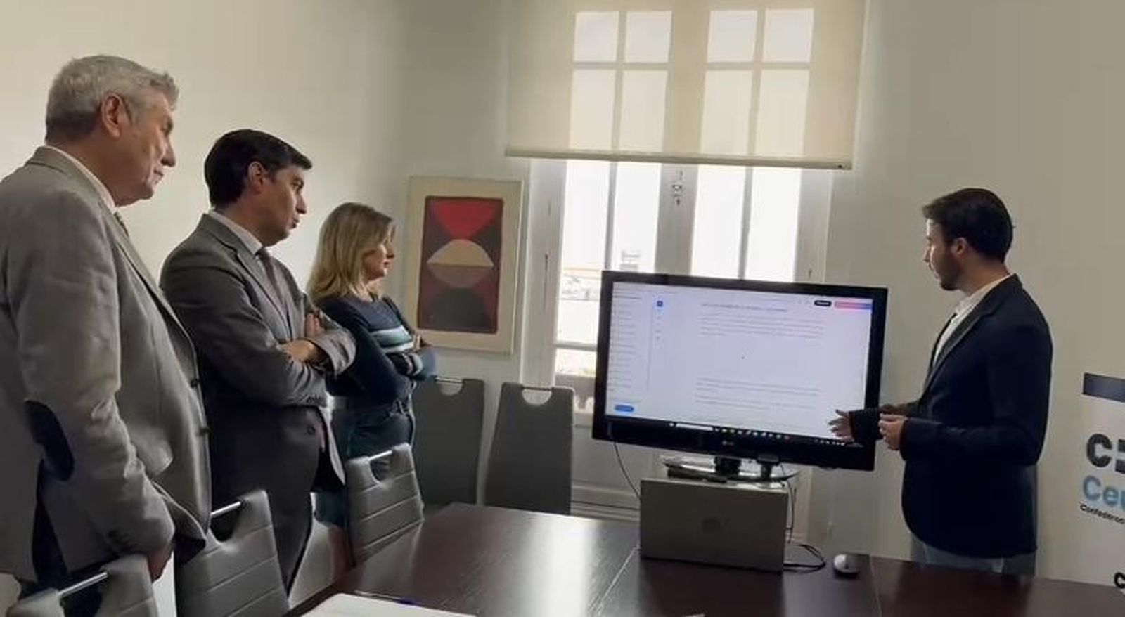 Celebración del sorteo de la motocicleta organizado por el Centro Comercial Abierto