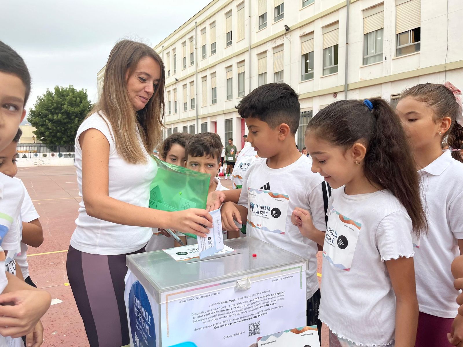 FOTOGALERÍA | Así vivieron “La Vuelta al Cole contra la leucemia infantil” en el CEIP Maestro José Acosta