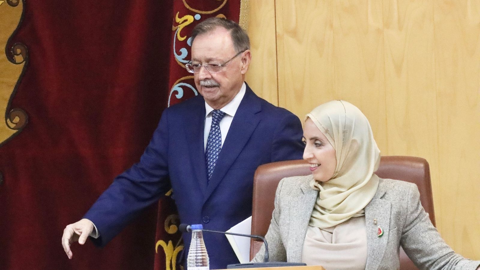Hamed junto a Vivas en la Asamblea.