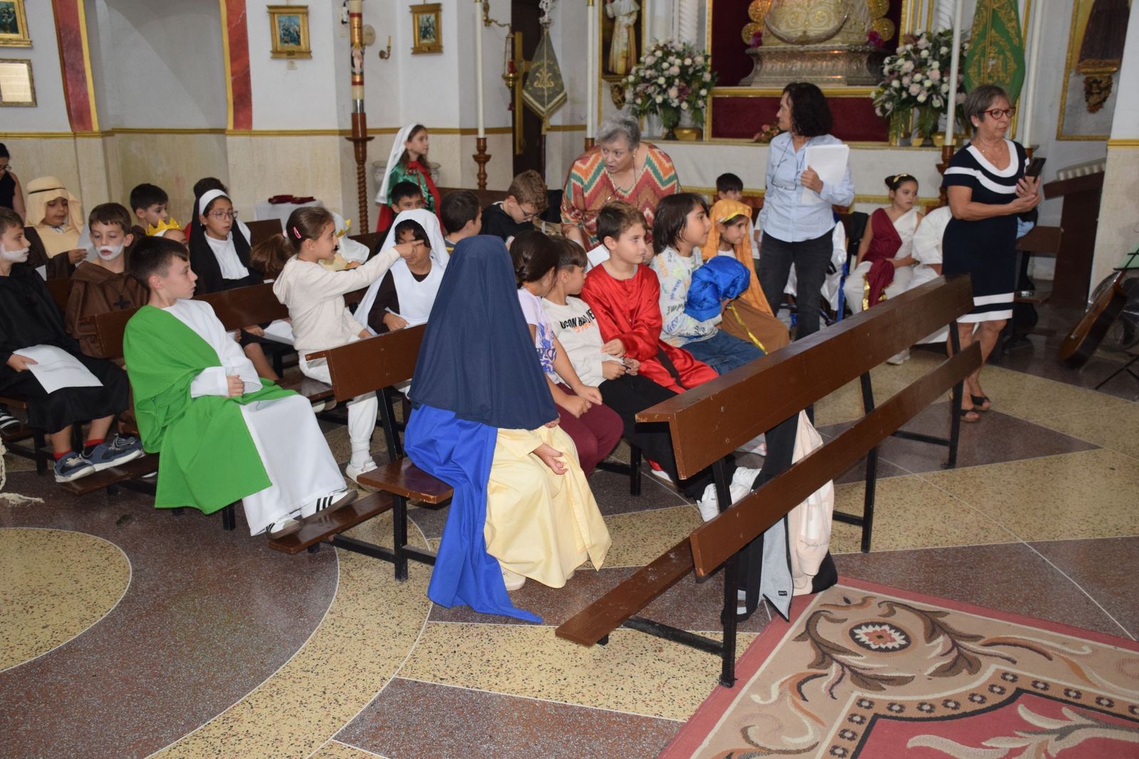FOTOGALERÍA | Celebración del Día de Todos los Santos en la parroquia de Santa Teresa